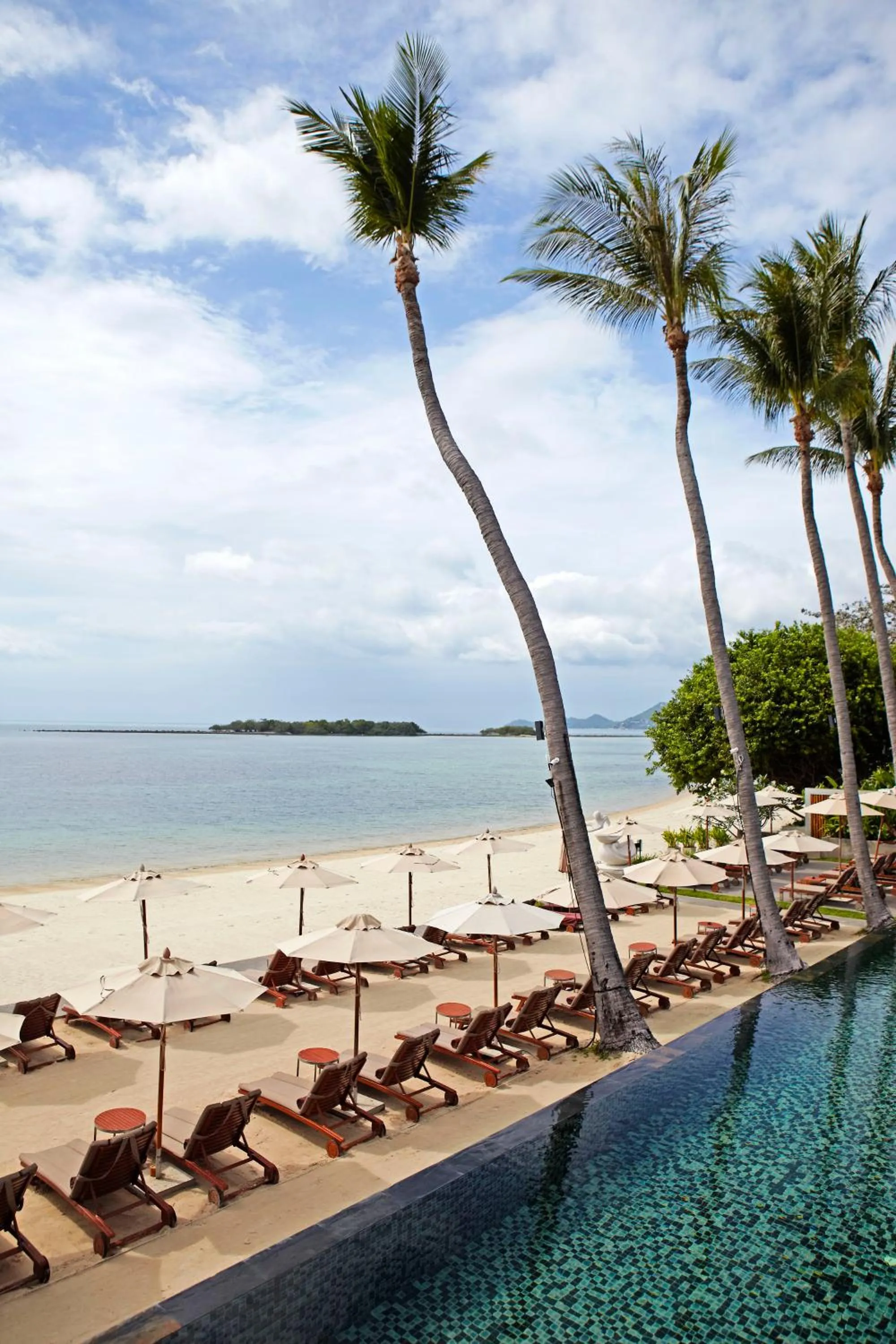 Beach in Sareeraya Villas & Suites