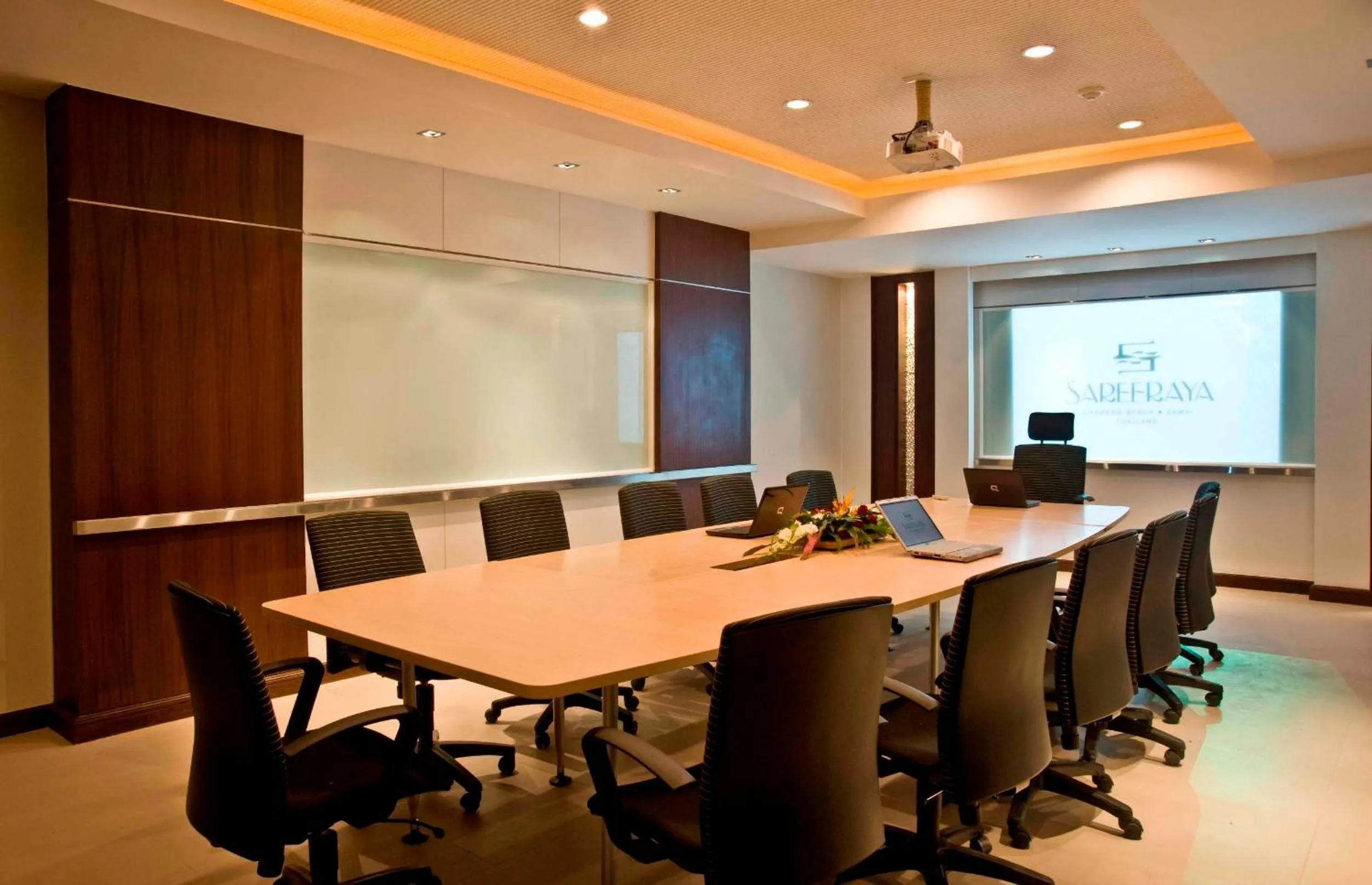 Business facilities in Sareeraya Villas & Suites