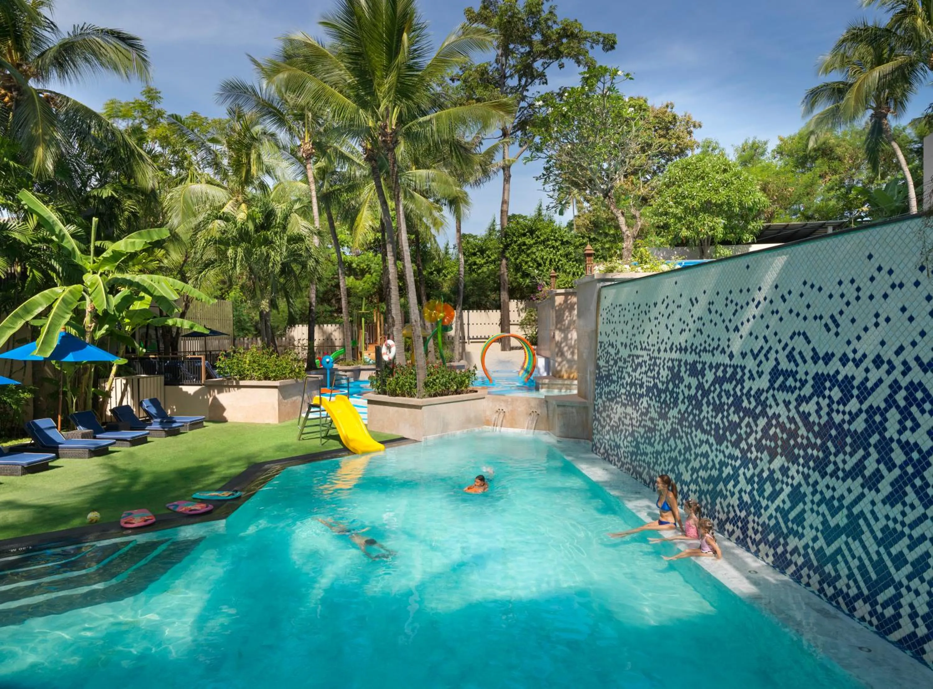 Swimming pool in Novotel Phuket Kata Avista Resort and Spa