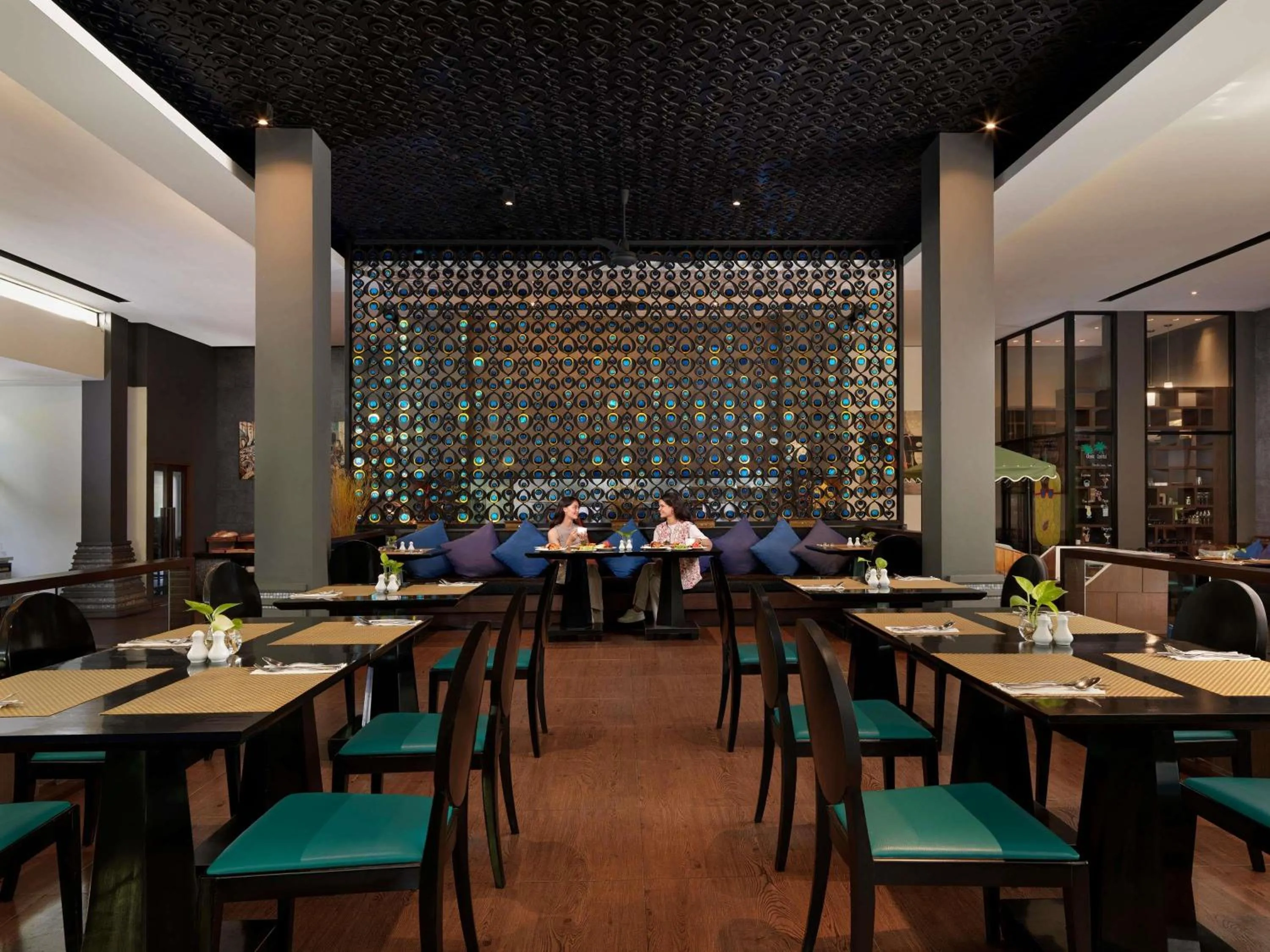 Restaurant/places to eat in Novotel Phuket Kata Avista Resort and Spa