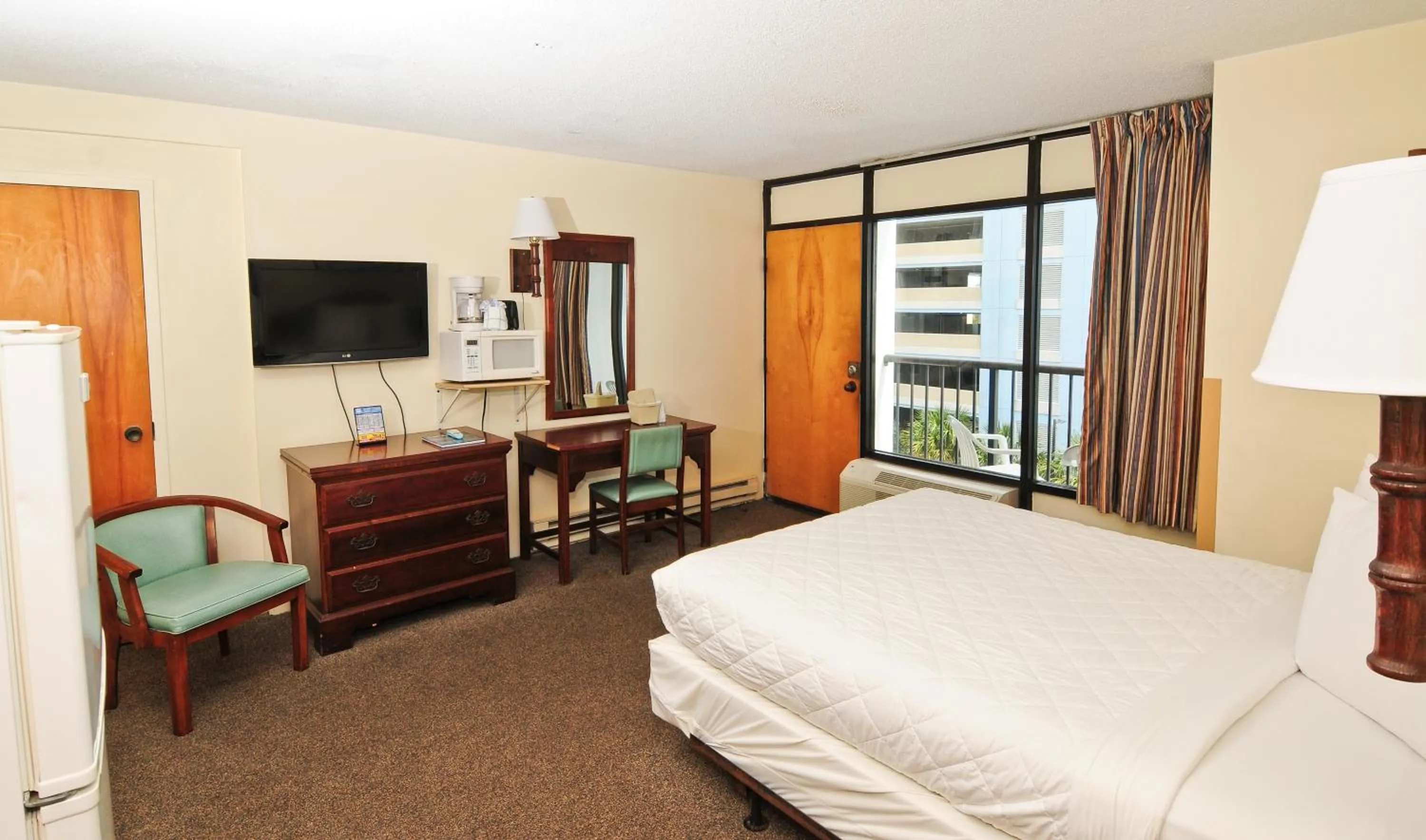 Bed in Holiday Sands South