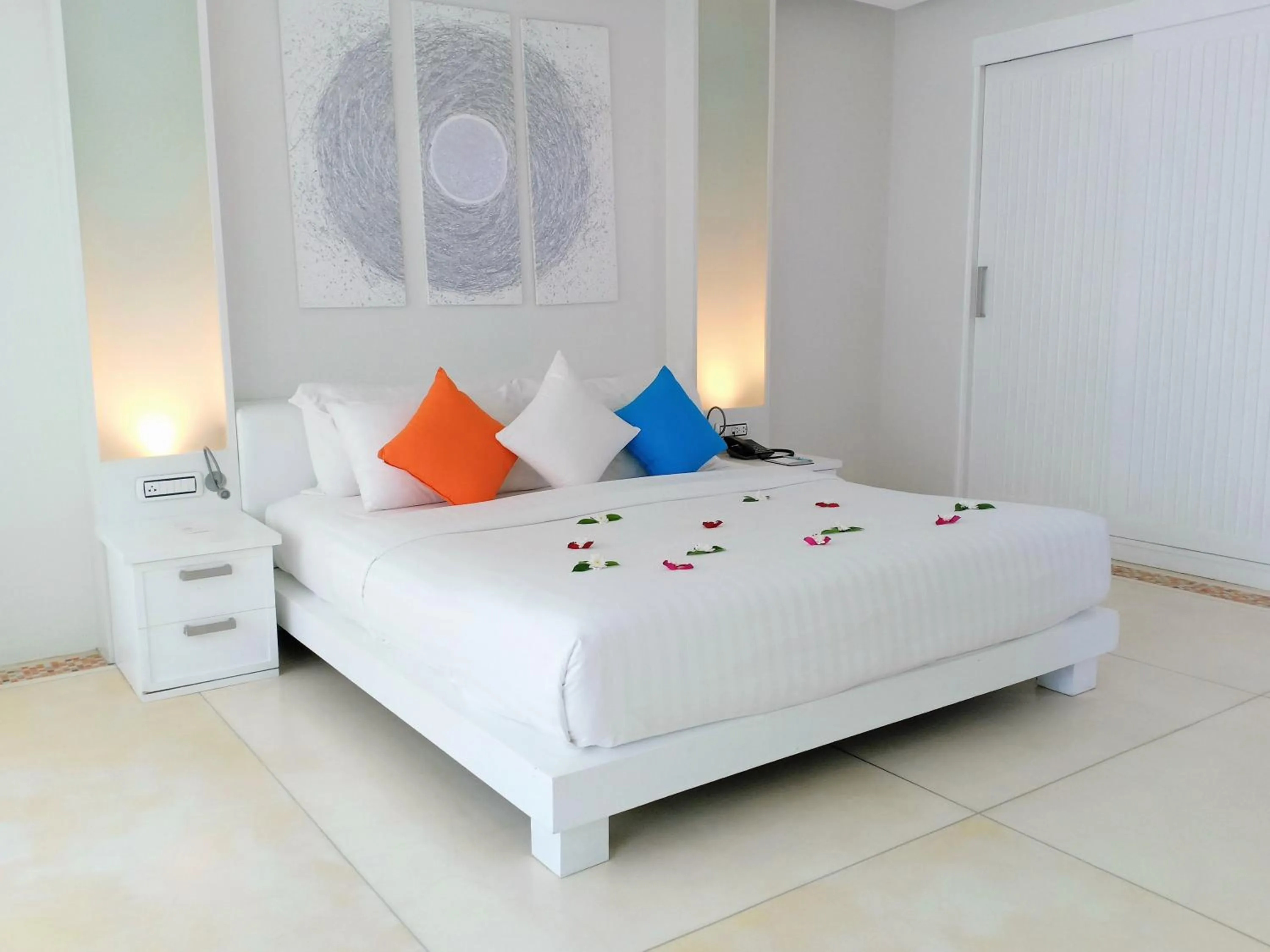 Photo of the whole room, Bed in Samui Resotel Beach Resort