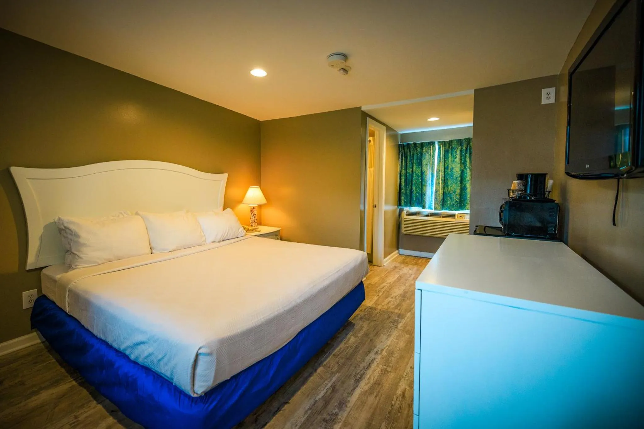 Bed in The White Sands Resort and Spa