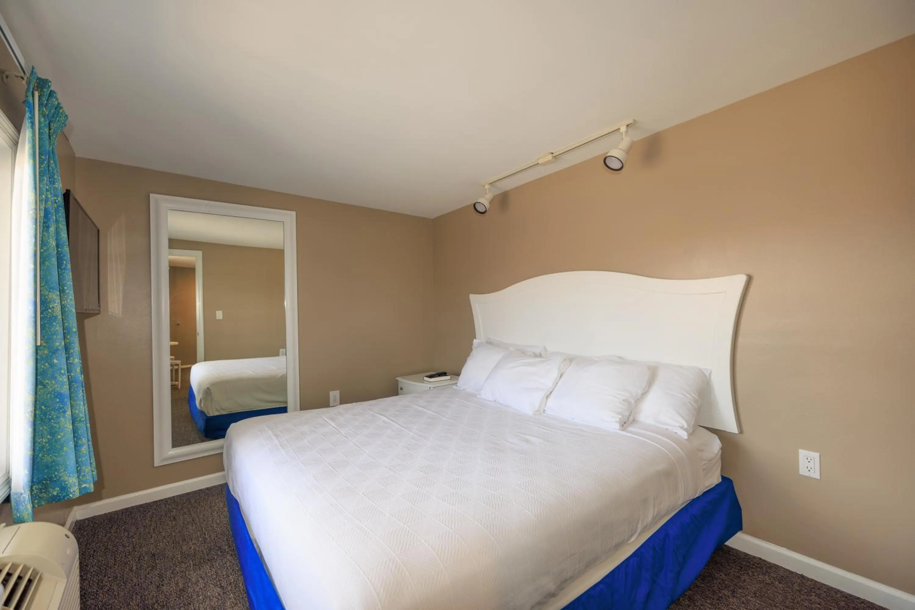 Bed in The White Sands Resort and Spa