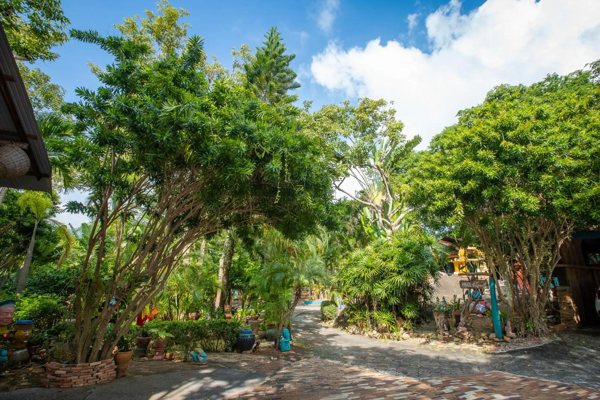 Garden in Varinda Resort