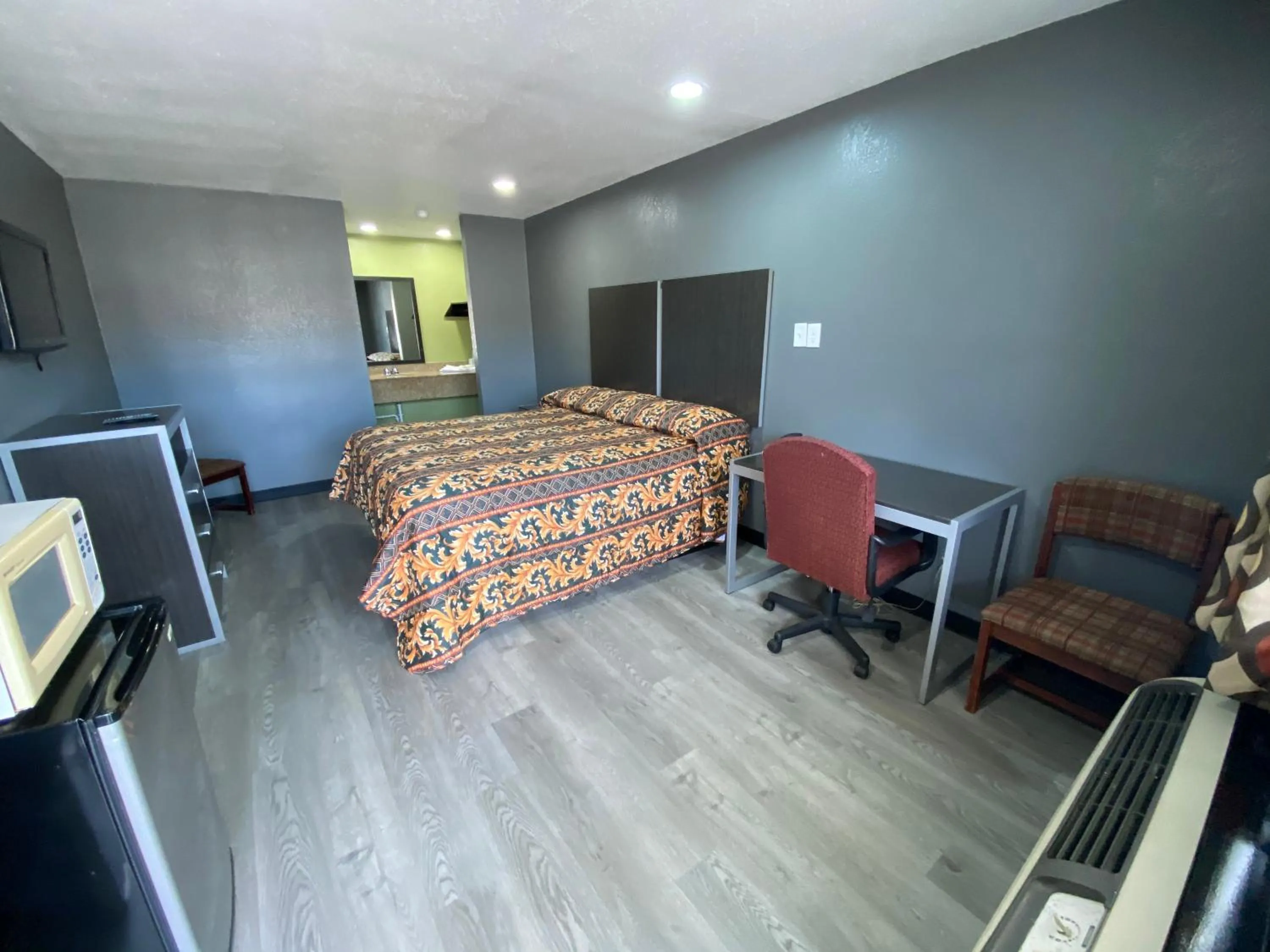 Bed in Town House Motel