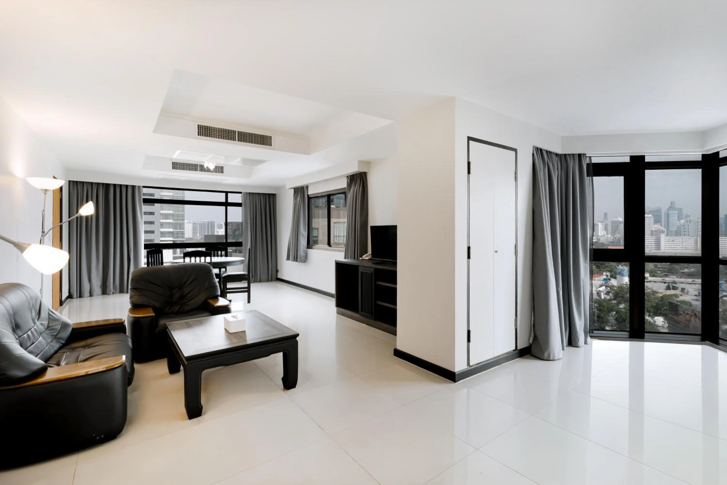 Photo of the whole room, Bed in Pinnacle Lumpini Park Hotel