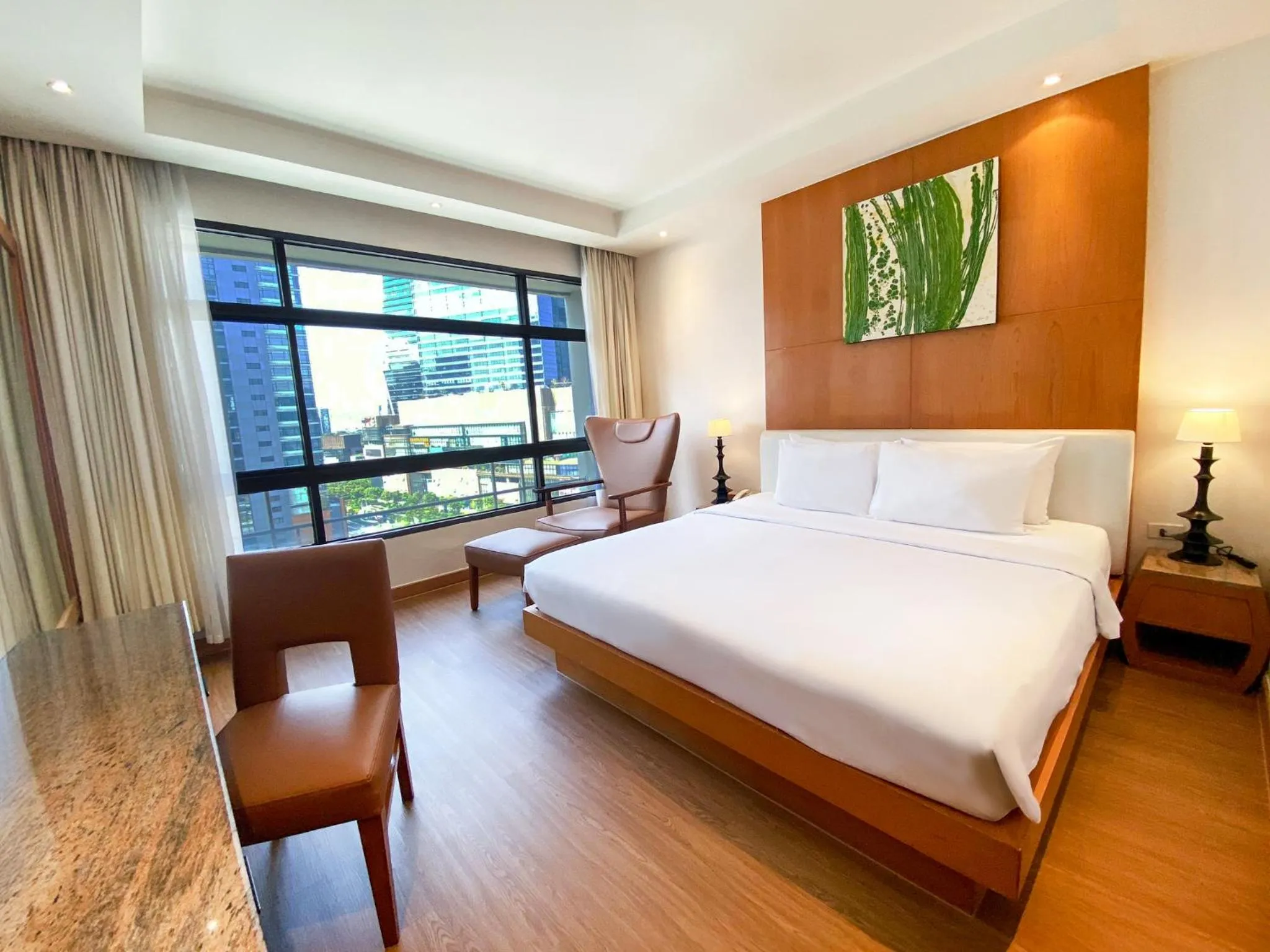 Bed in Pinnacle Lumpini Park Hotel