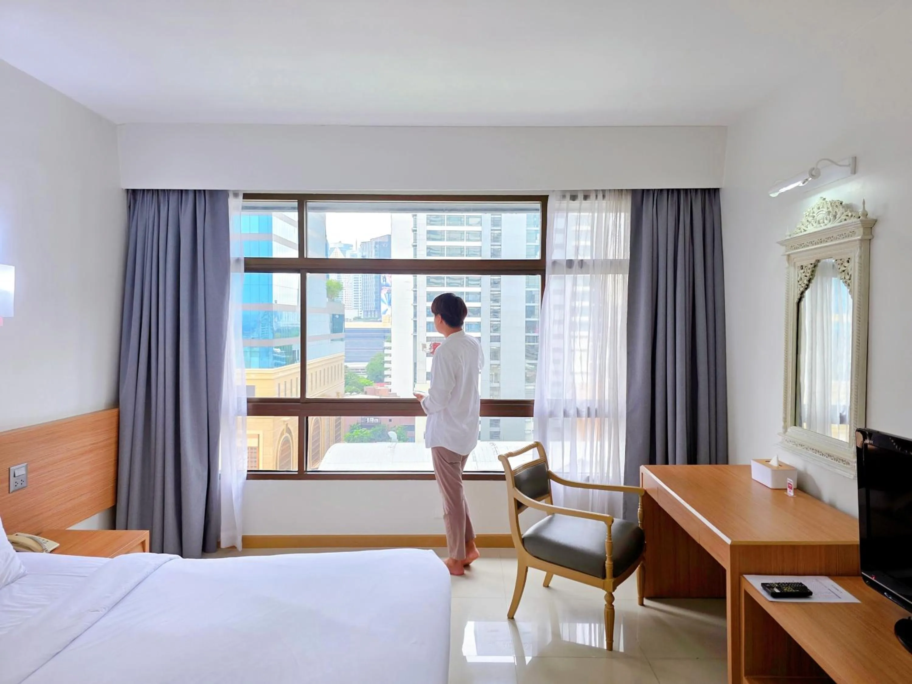 Bedroom, Bed in Pinnacle Lumpini Park Hotel