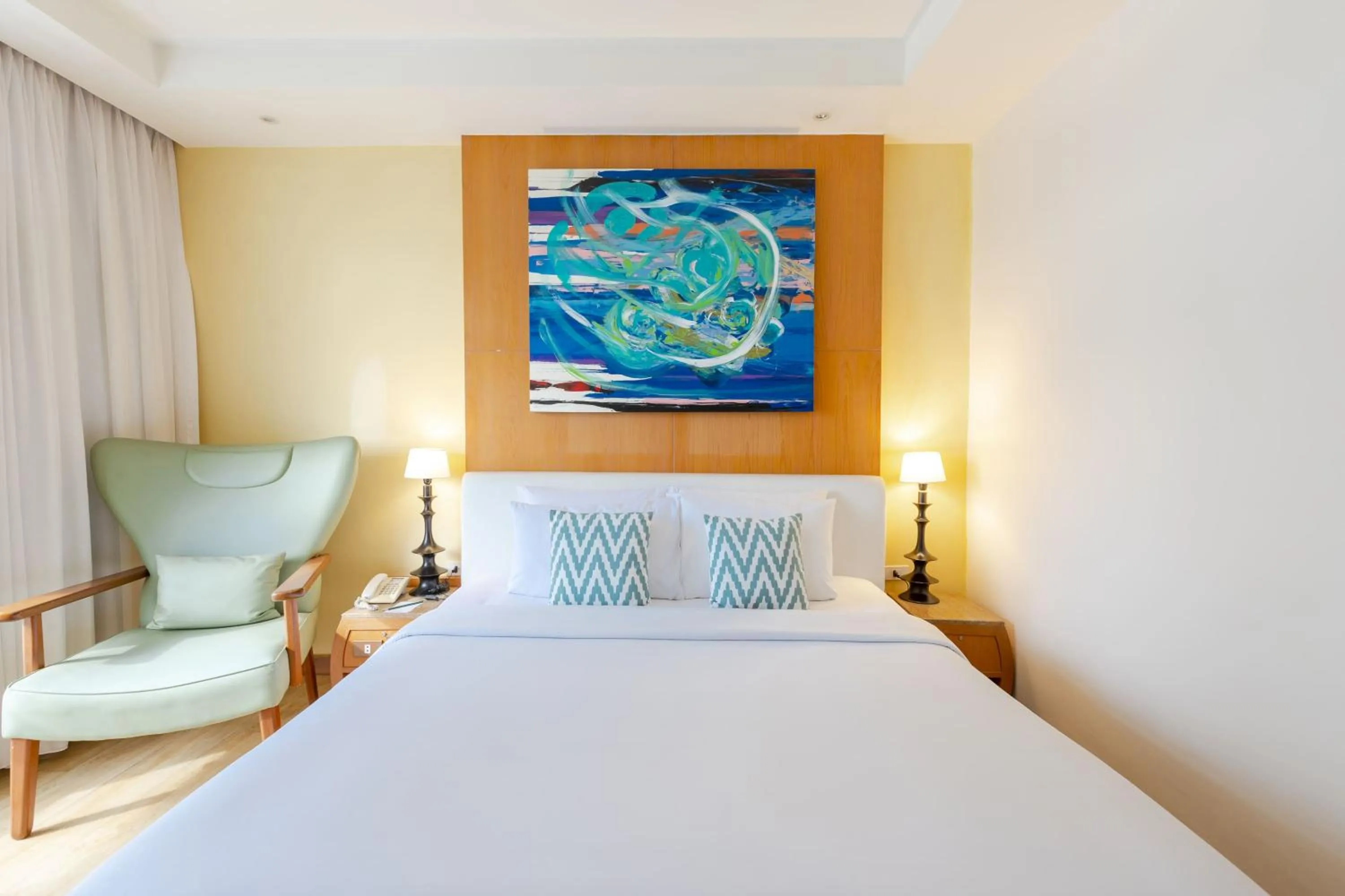 Bedroom, Bed in Pinnacle Lumpini Park Hotel