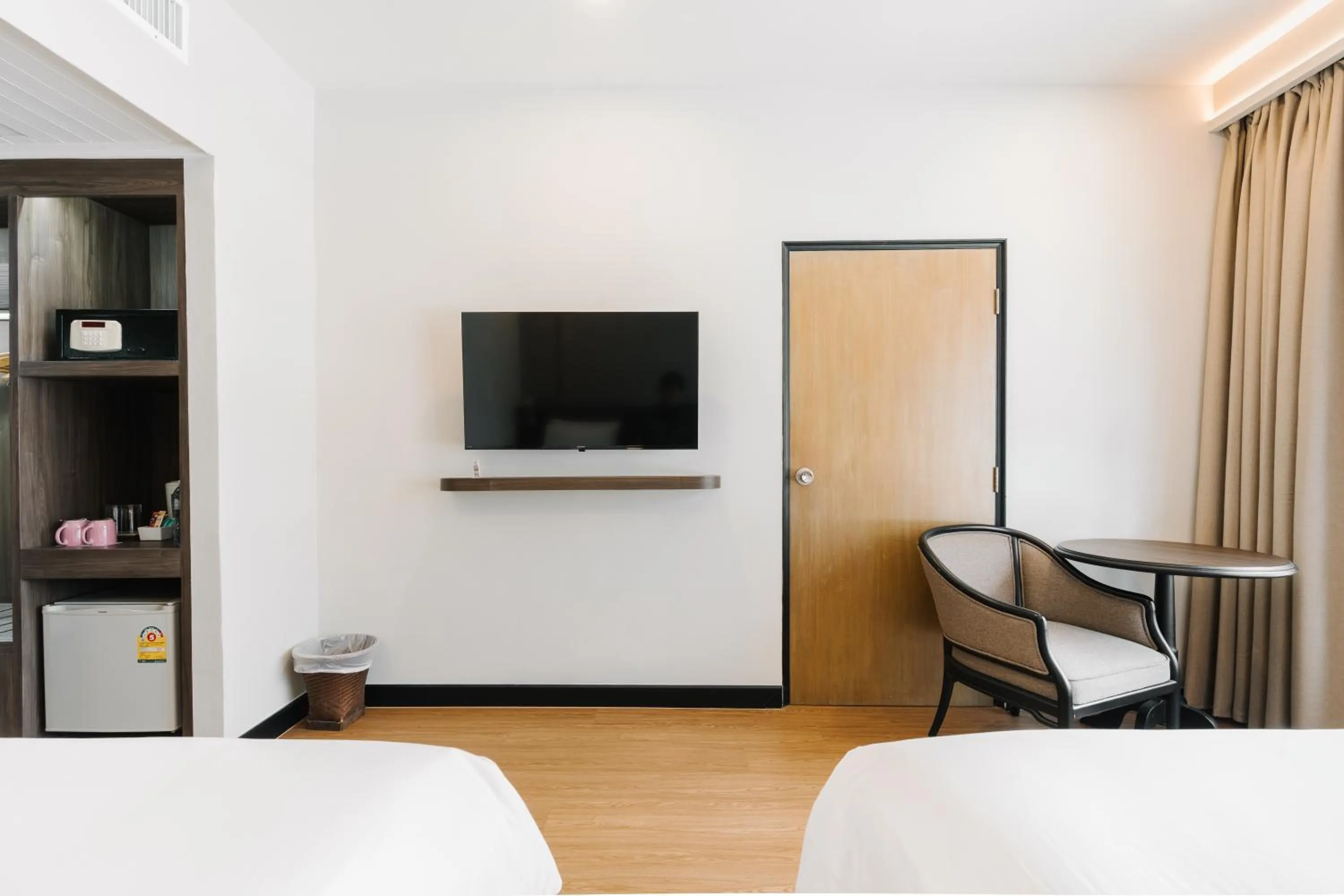 Photo of the whole room, Bed in Pinnacle Lumpini Park Hotel