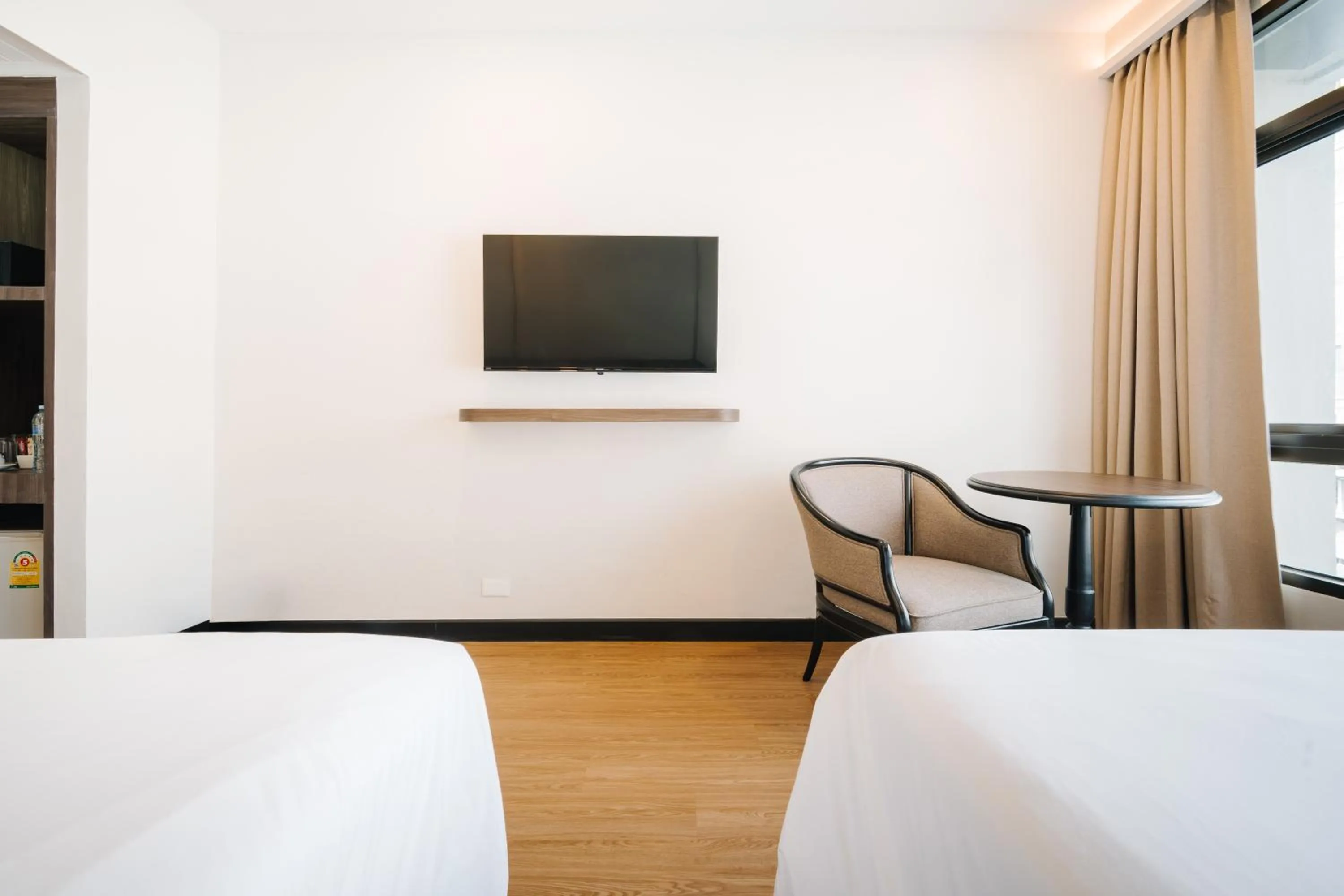 TV and multimedia, Bed in Pinnacle Lumpini Park Hotel