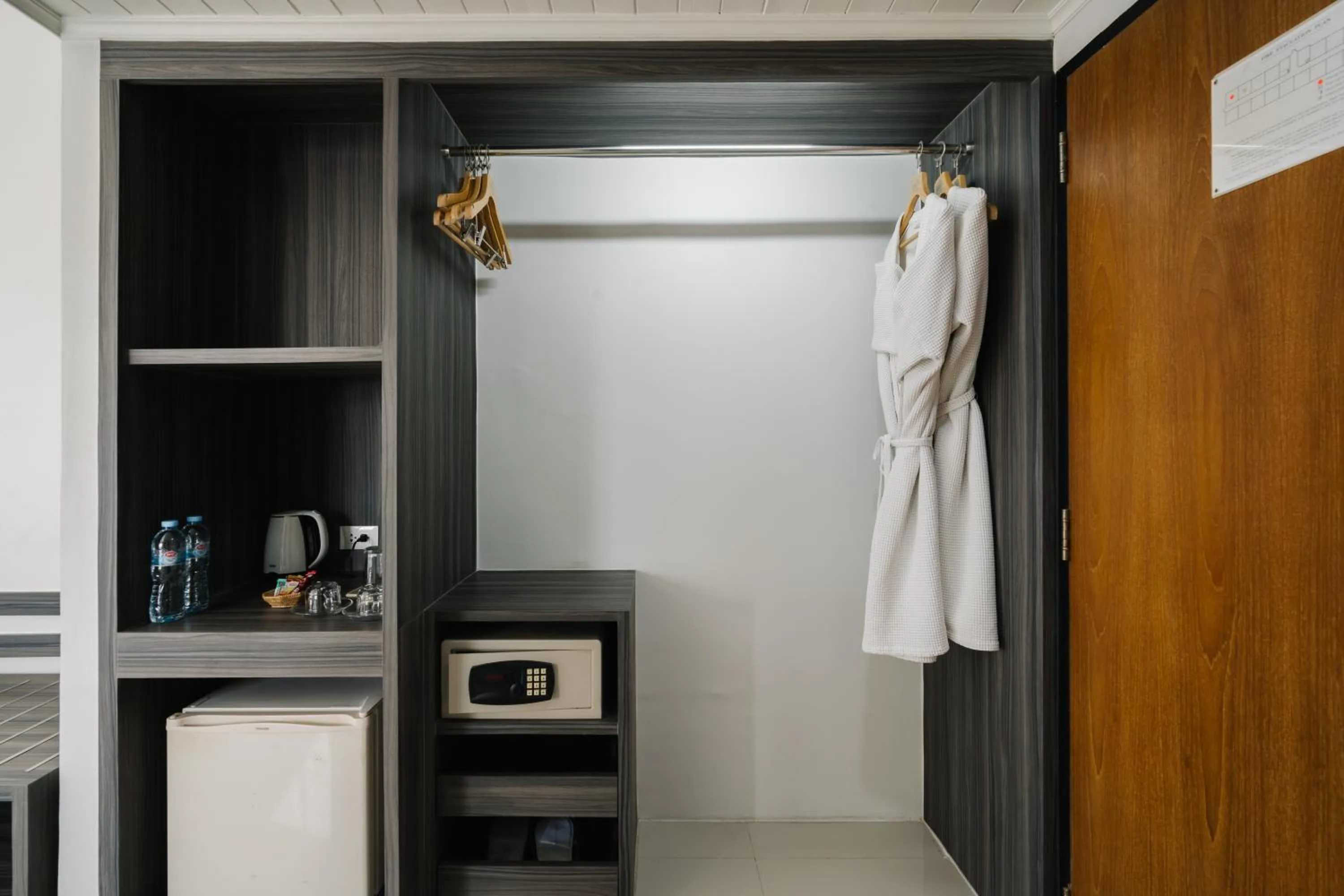 safe in Pinnacle Lumpini Park Hotel