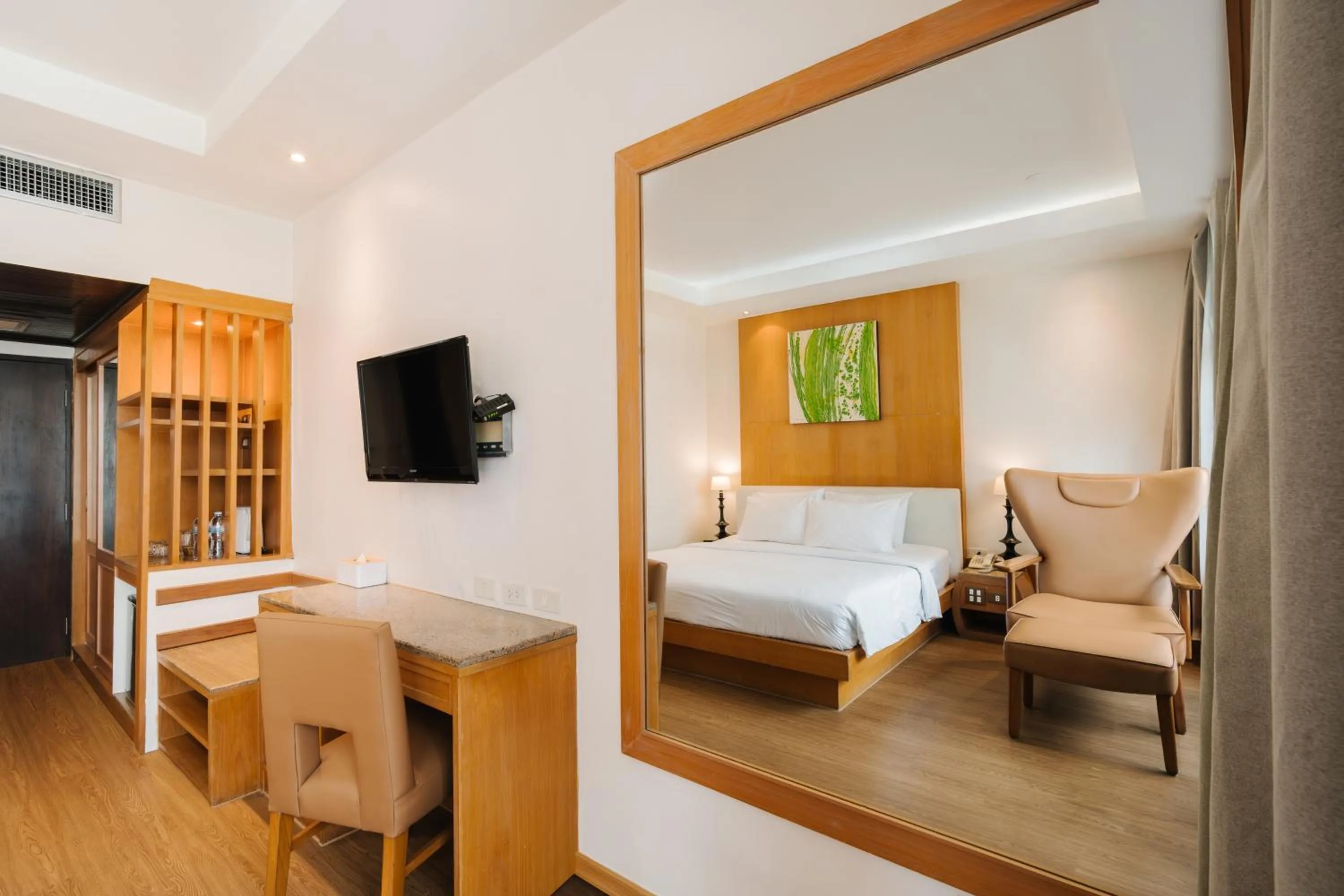 Photo of the whole room, Bed in Pinnacle Lumpini Park Hotel