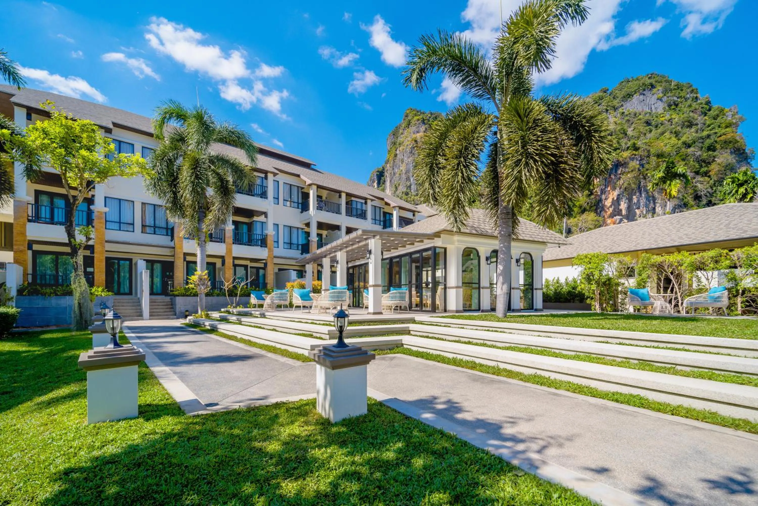 Seating area in Bhu Nga Thani Resort & Villas Railay