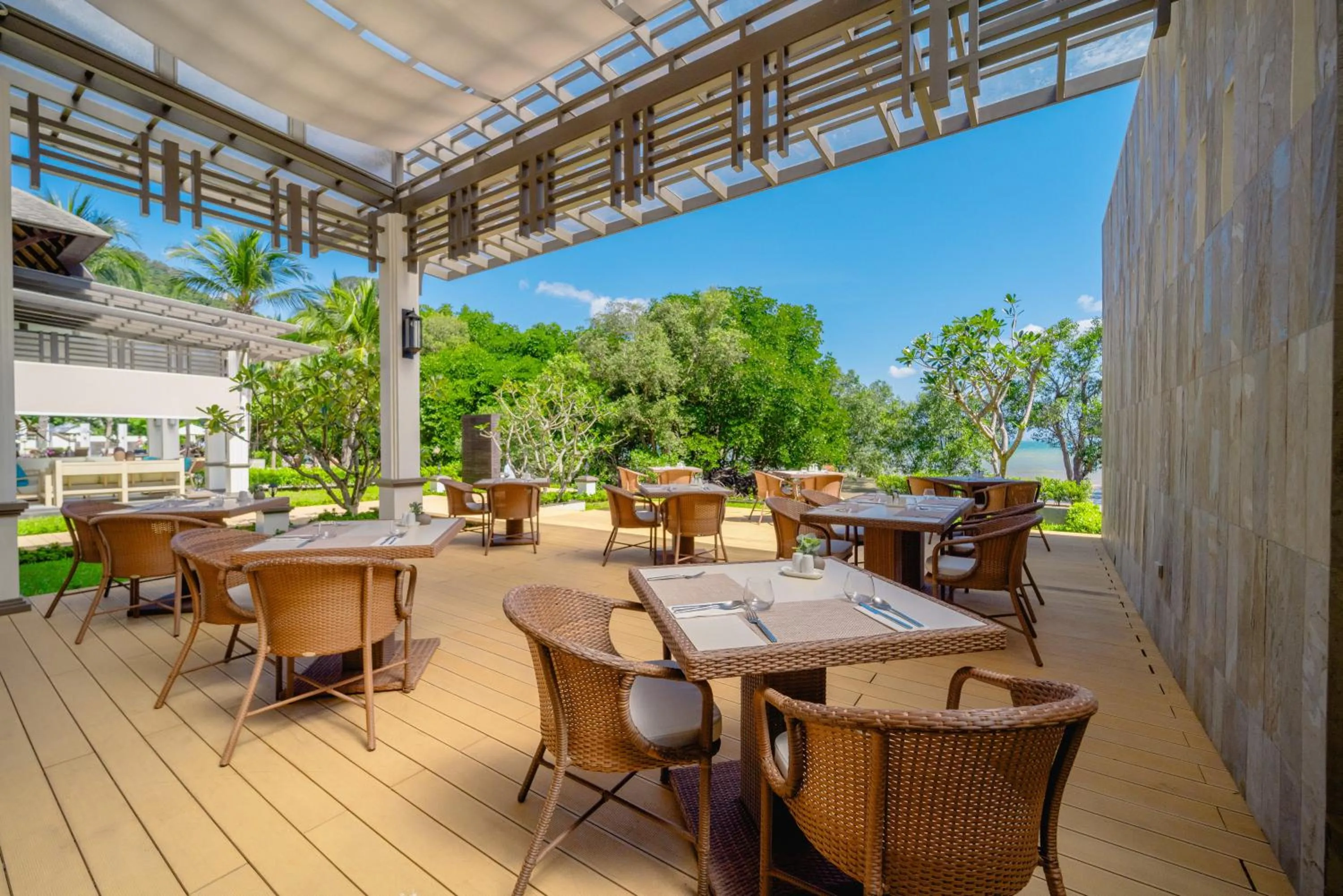 Restaurant/places to eat in Bhu Nga Thani Resort & Villas Railay