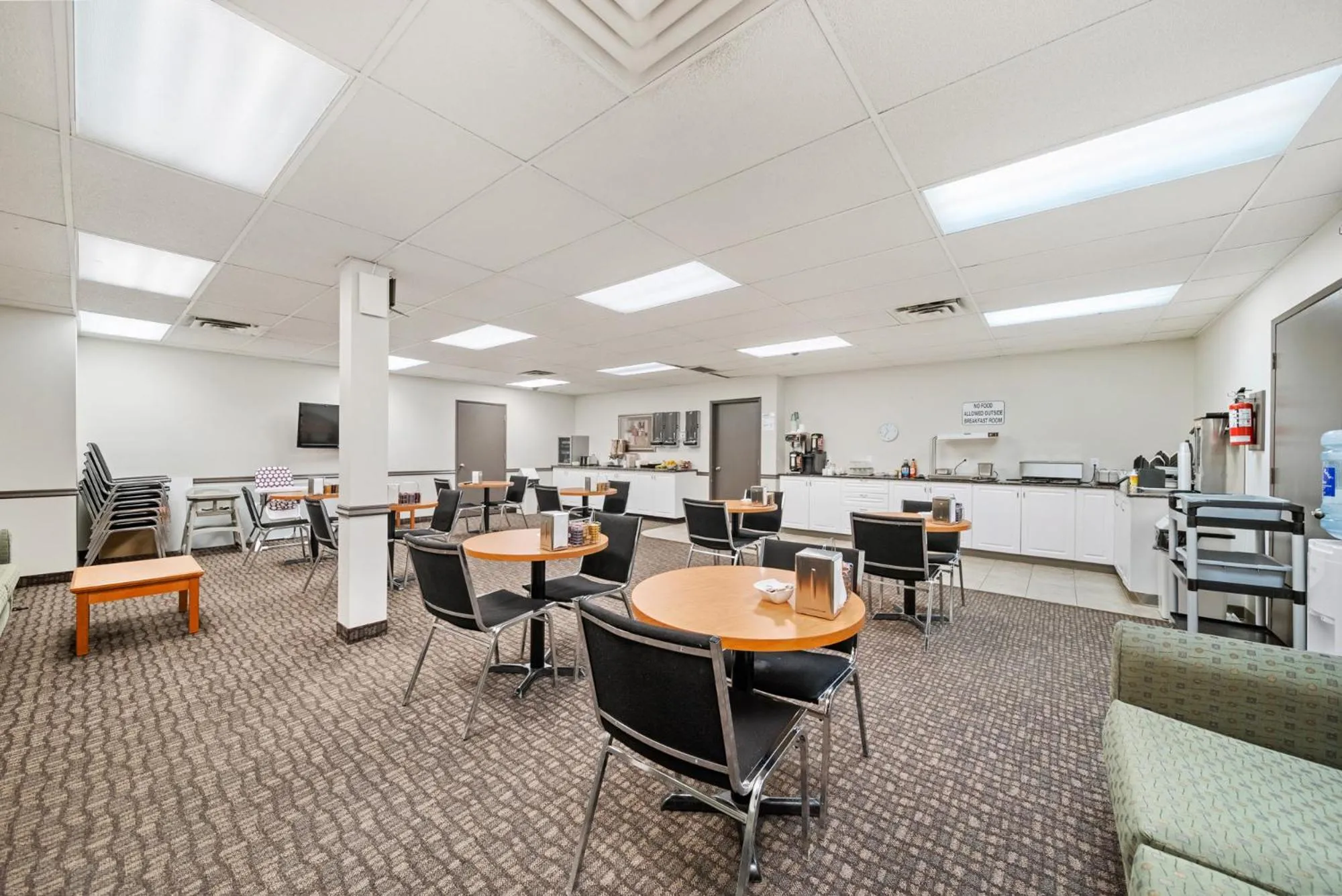 Guest House Inn & Suites