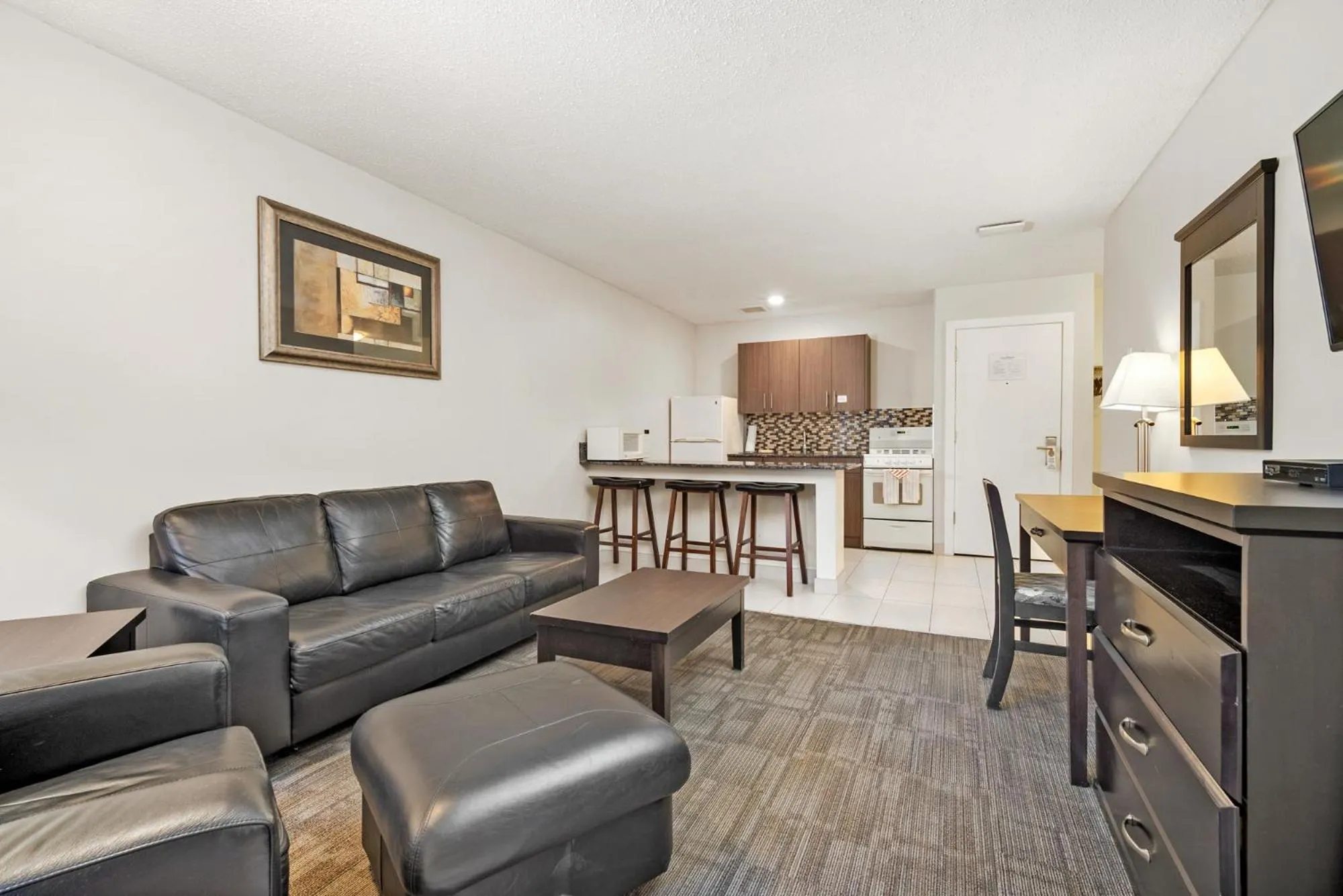 Guest House Inn & Suites