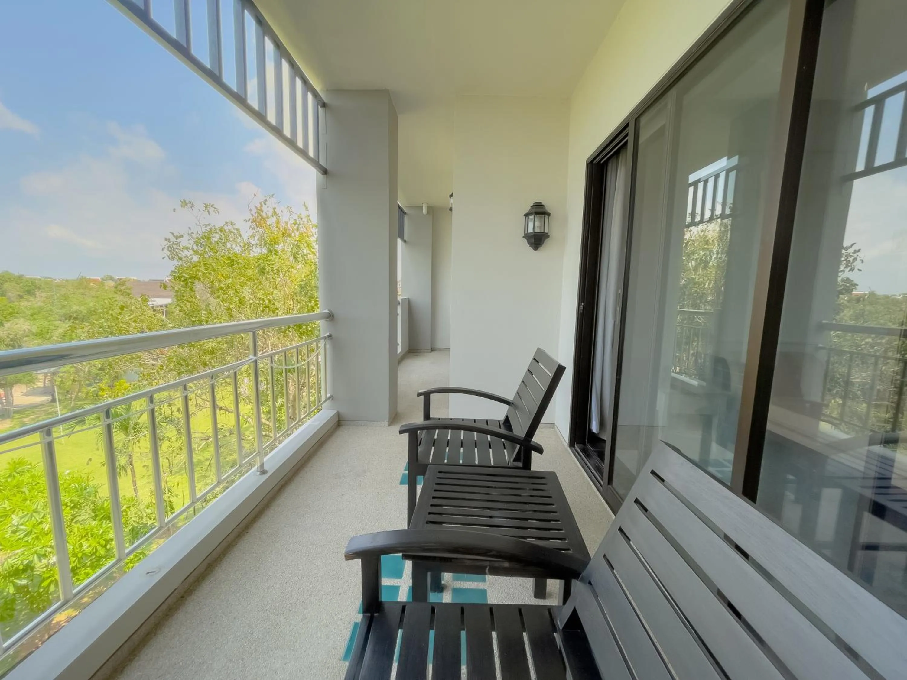 Balcony/Terrace in Pinnacle Grand Jomtien Resort and Beach Club