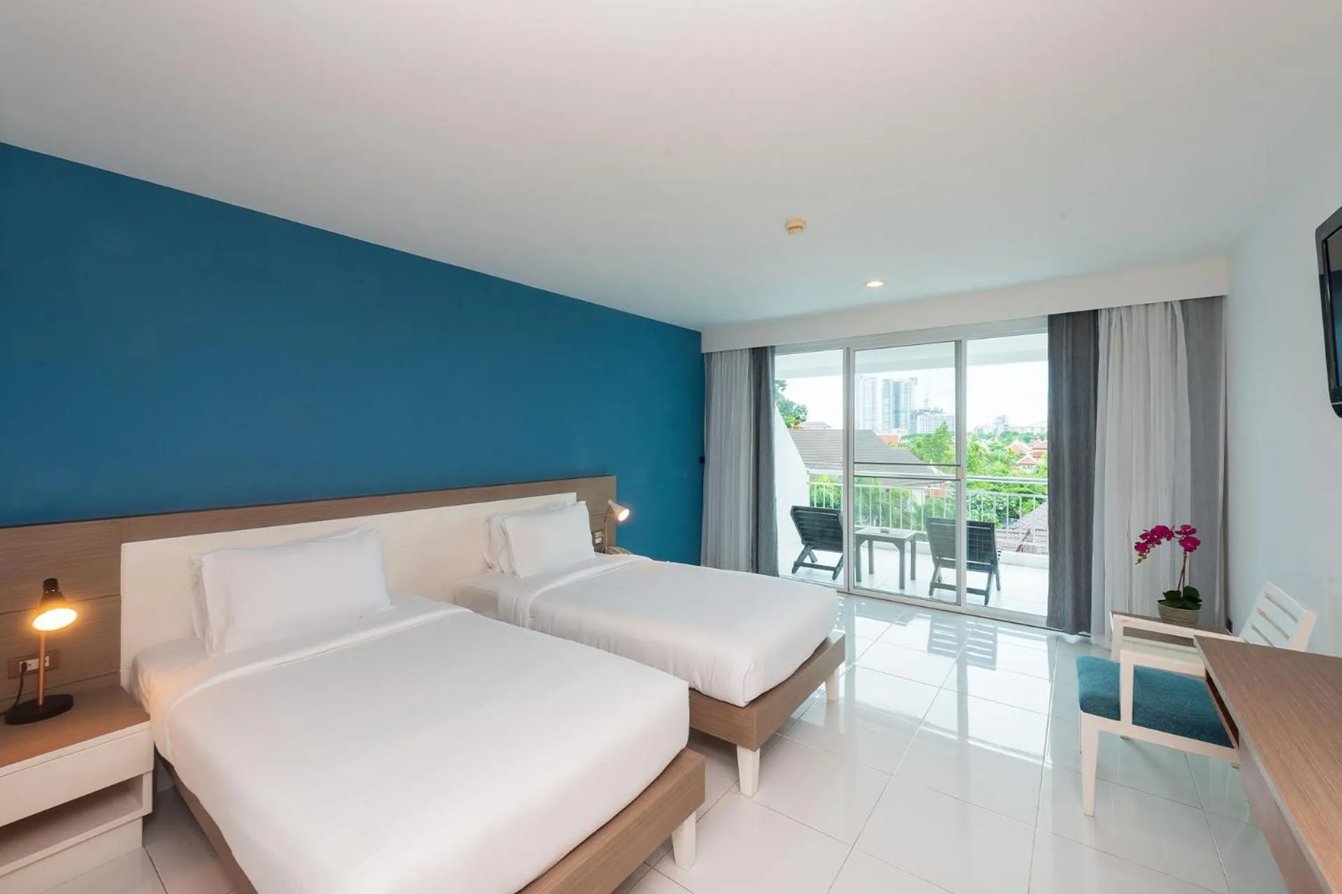 Bedroom, Bed in Pinnacle Grand Jomtien Resort and Beach Club