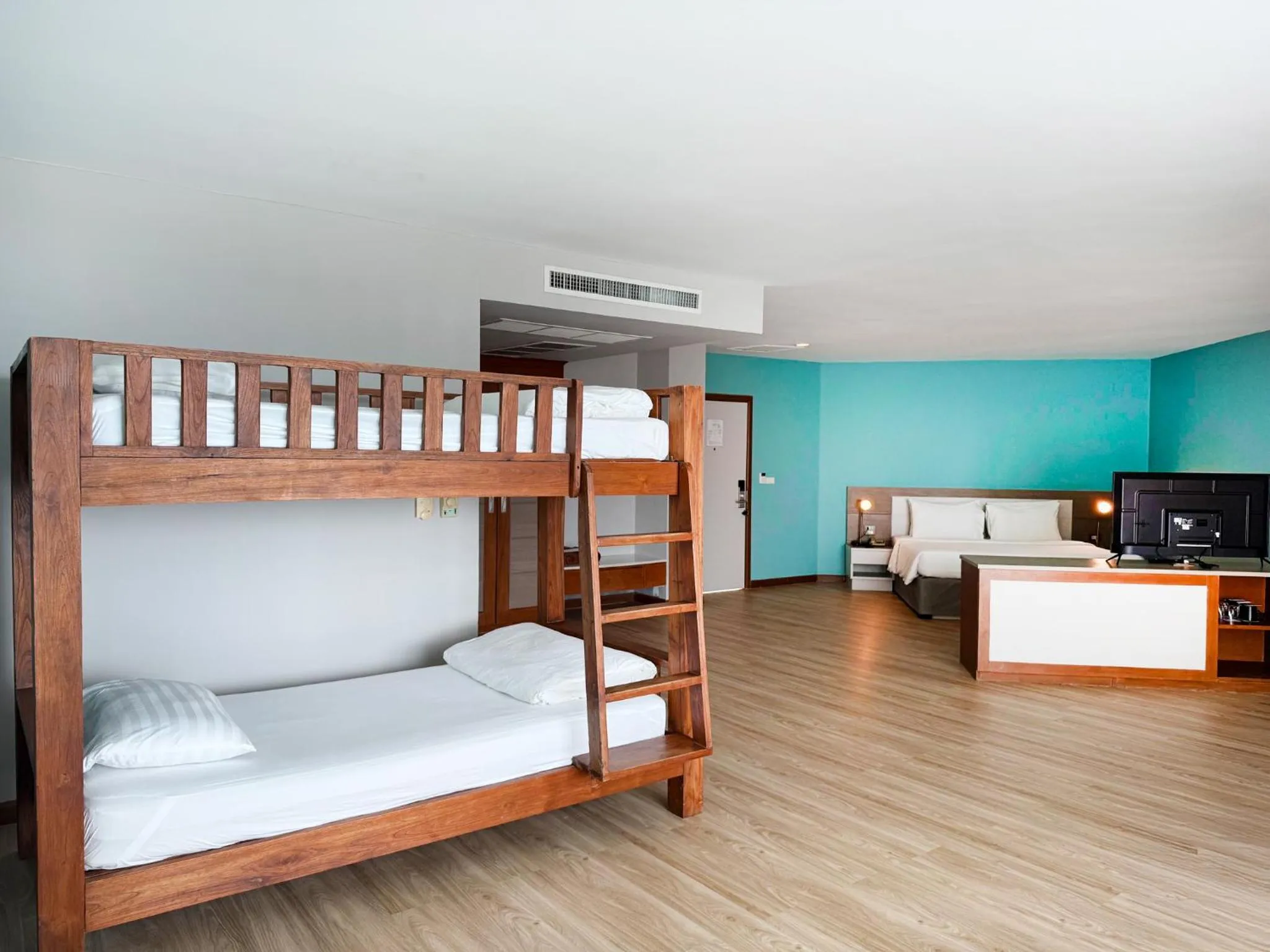 Bedroom, Bed in Pinnacle Grand Jomtien Resort and Beach Club