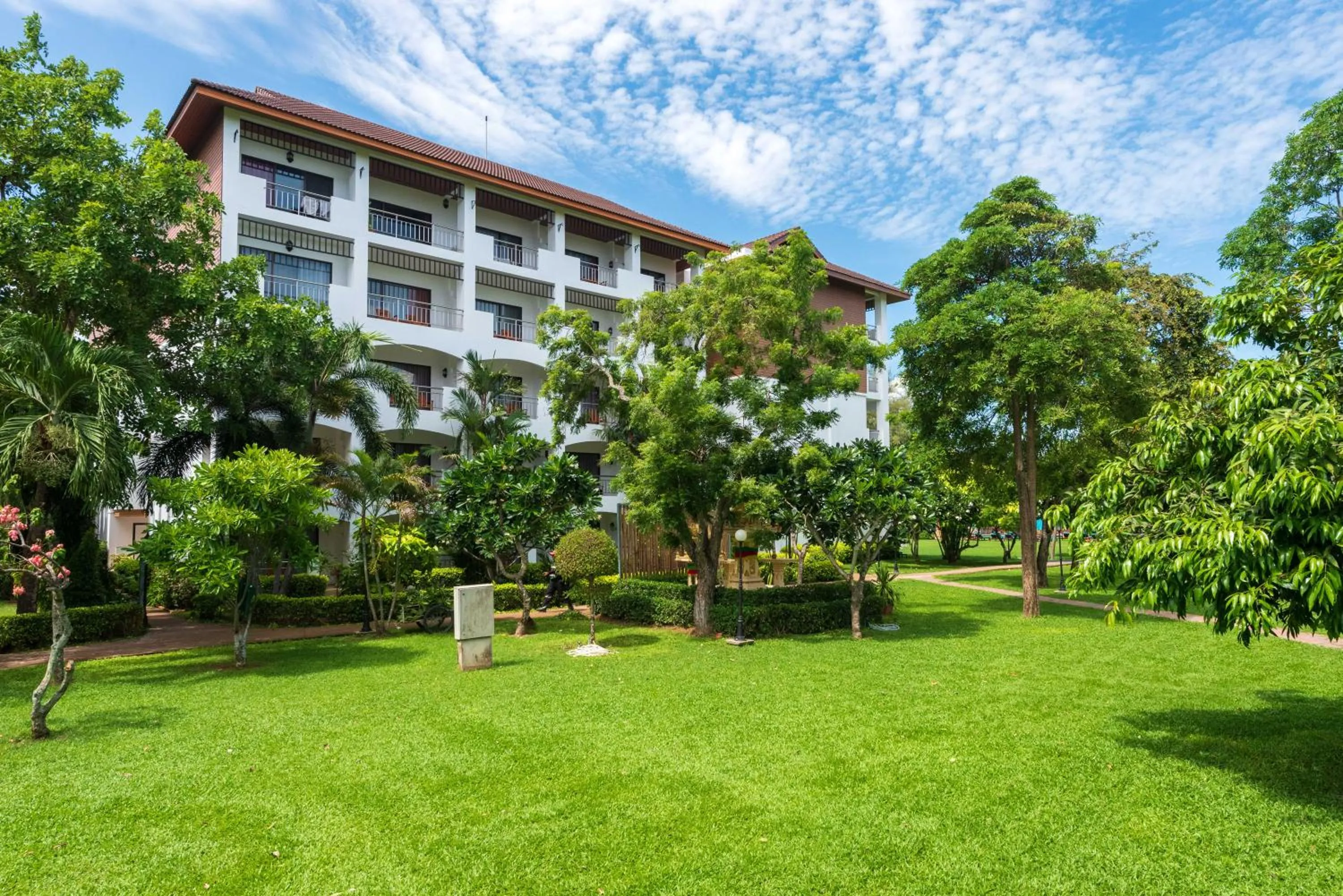 Garden in Pinnacle Grand Jomtien Resort and Beach Club