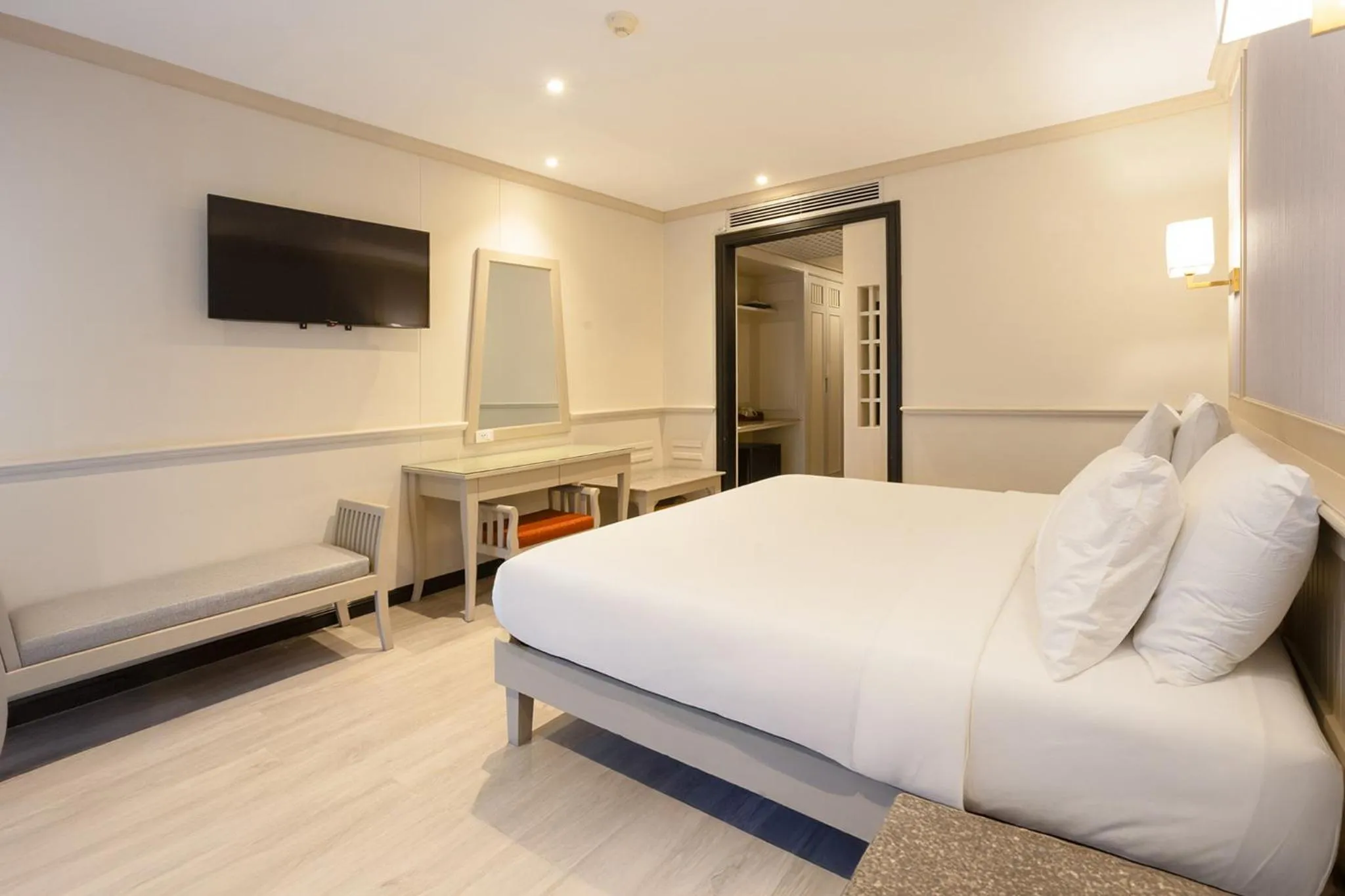 Bedroom, Bed in Pinnacle Grand Jomtien Resort and Beach Club