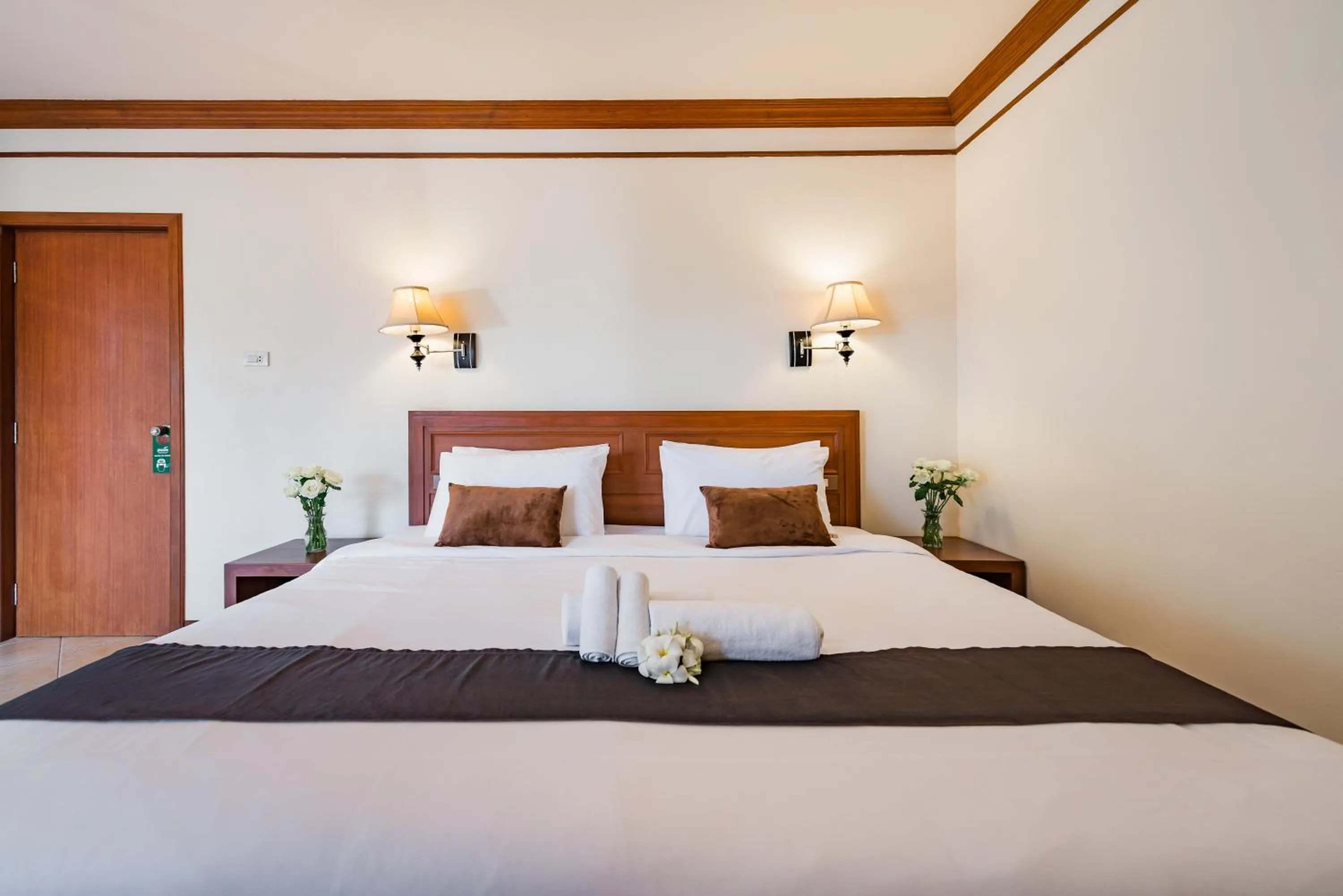 Bed in Pinnacle Grand Jomtien Resort and Beach Club