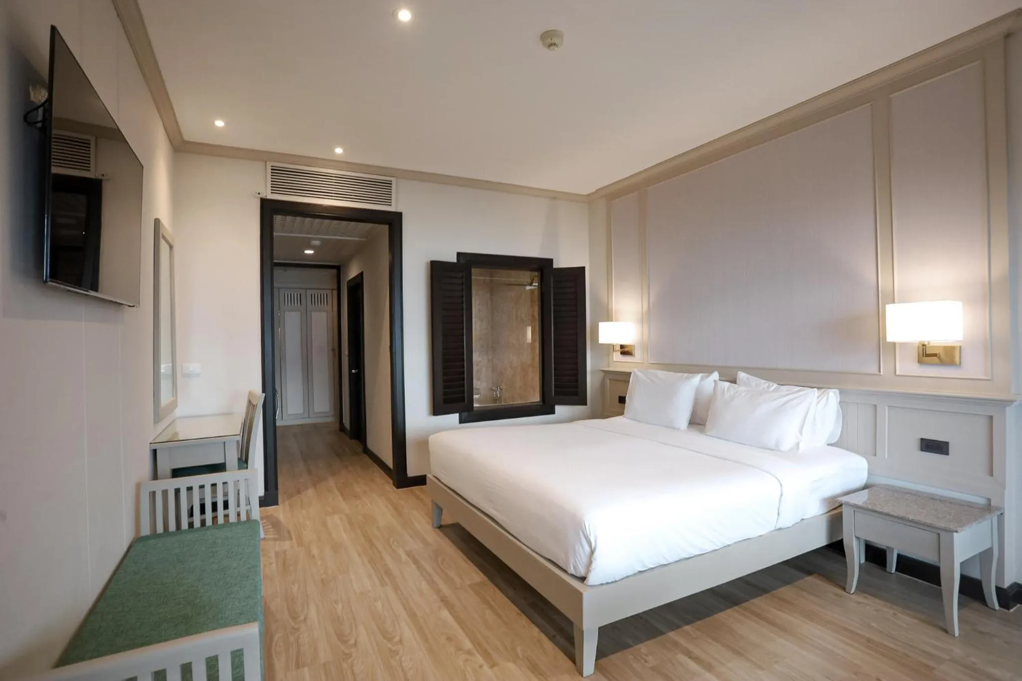 Bed in Pinnacle Grand Jomtien Resort and Beach Club