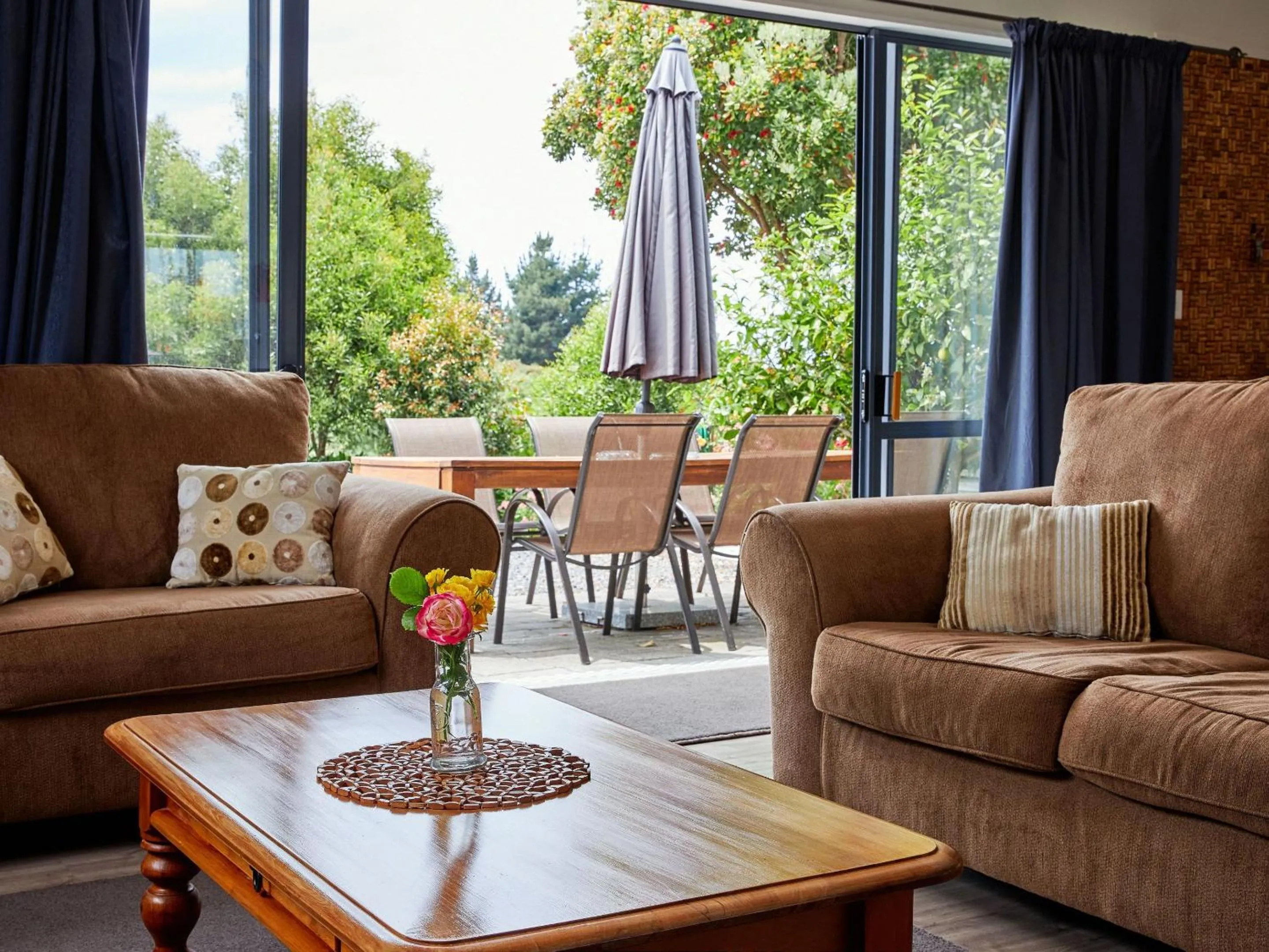 Living room in Barnacle Bills