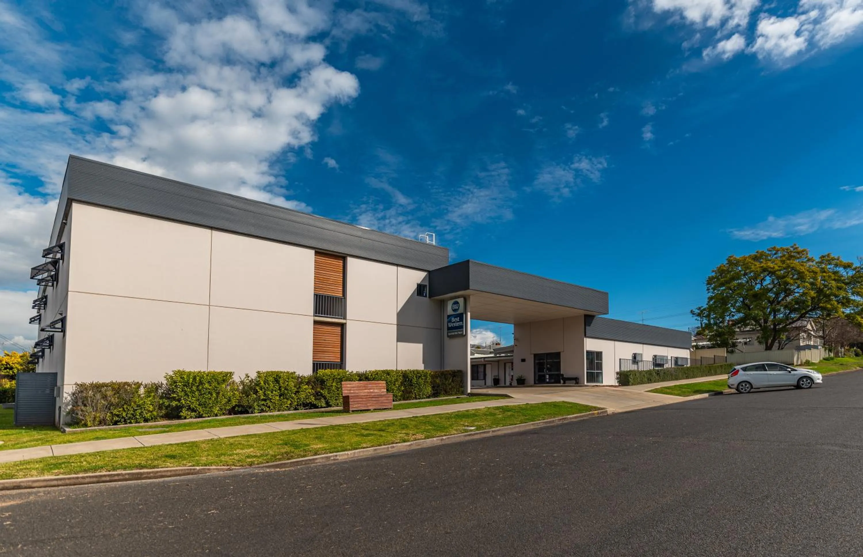 Property building in Best Western Club Quirindi Motel