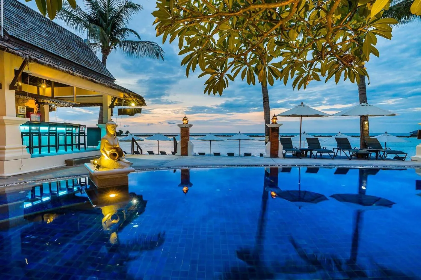 Swimming pool in Dara Samui Beach Resort Adults Only, Chaweng