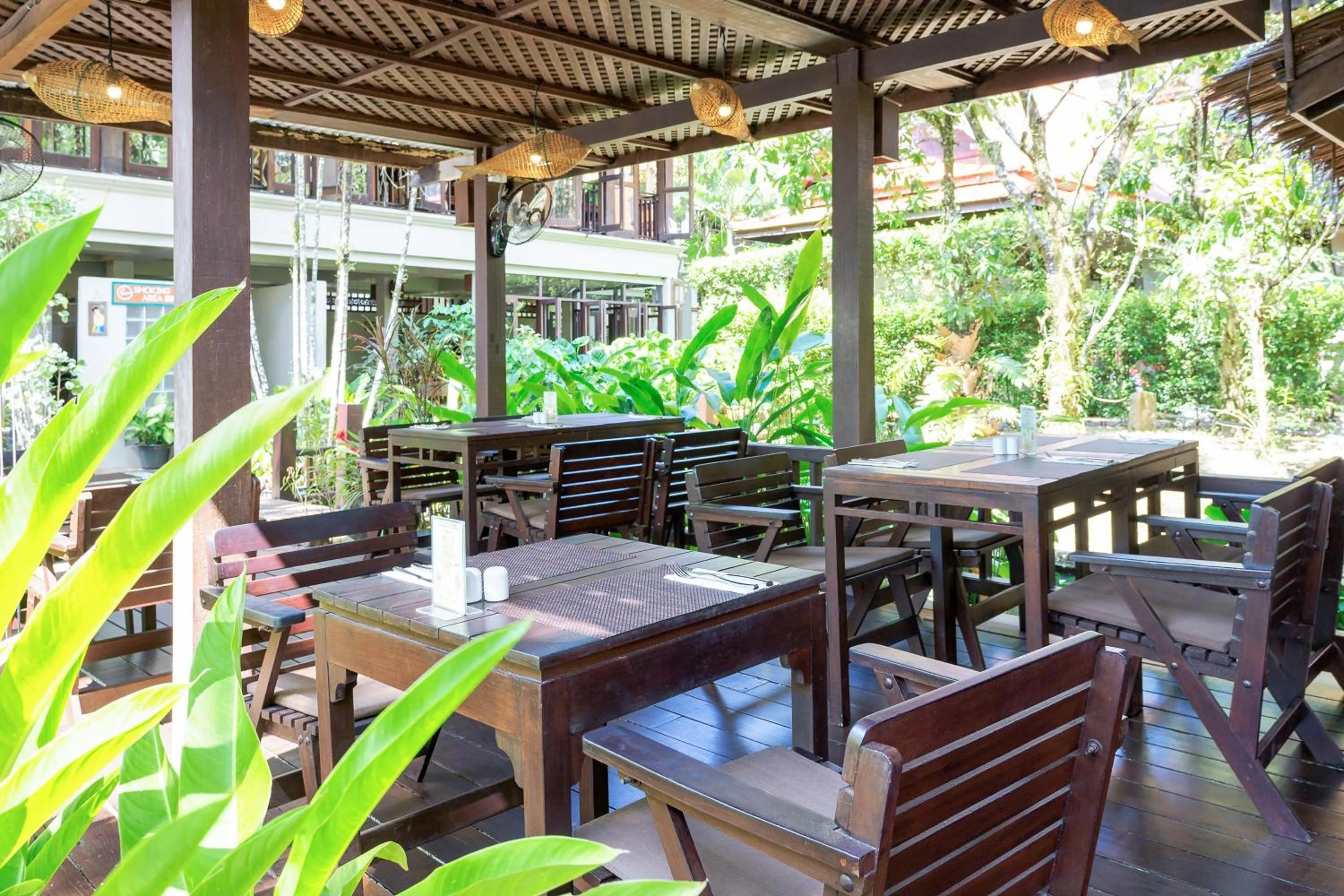 Lounge or bar in Khaolak Bhandari Resort & Spa