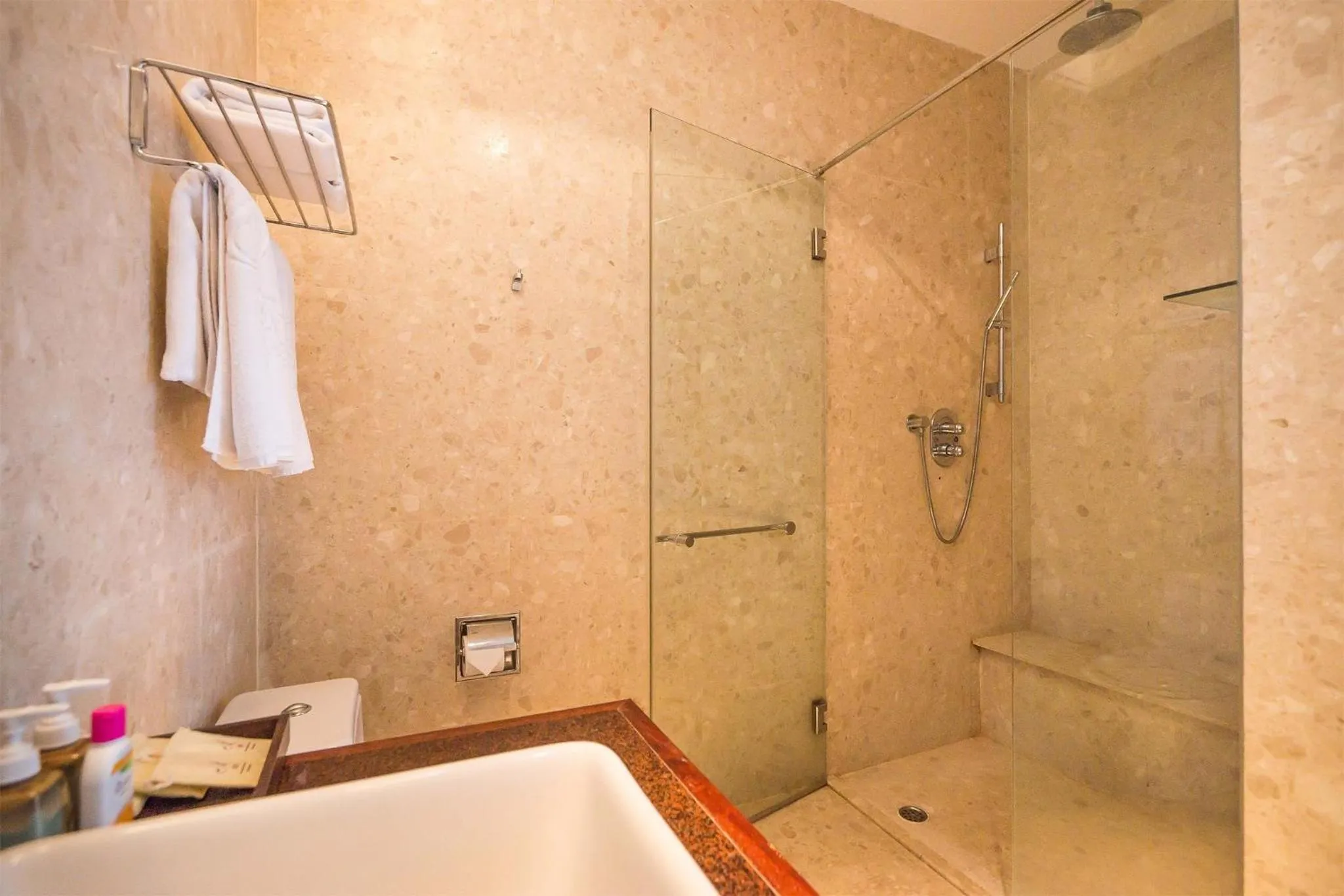 Shower in Samui Paradise Chaweng Beach Resort