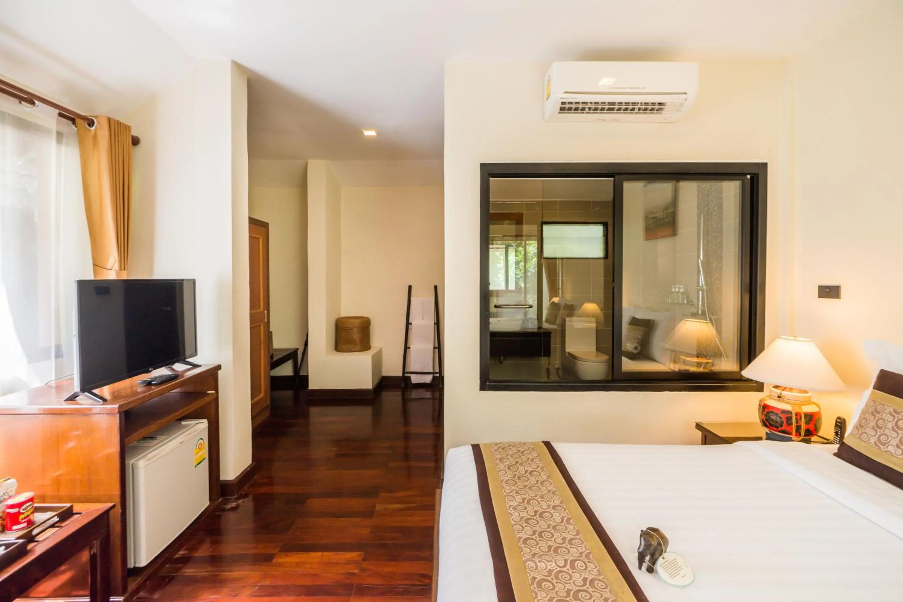 Bed in Samui Paradise Chaweng Beach Resort