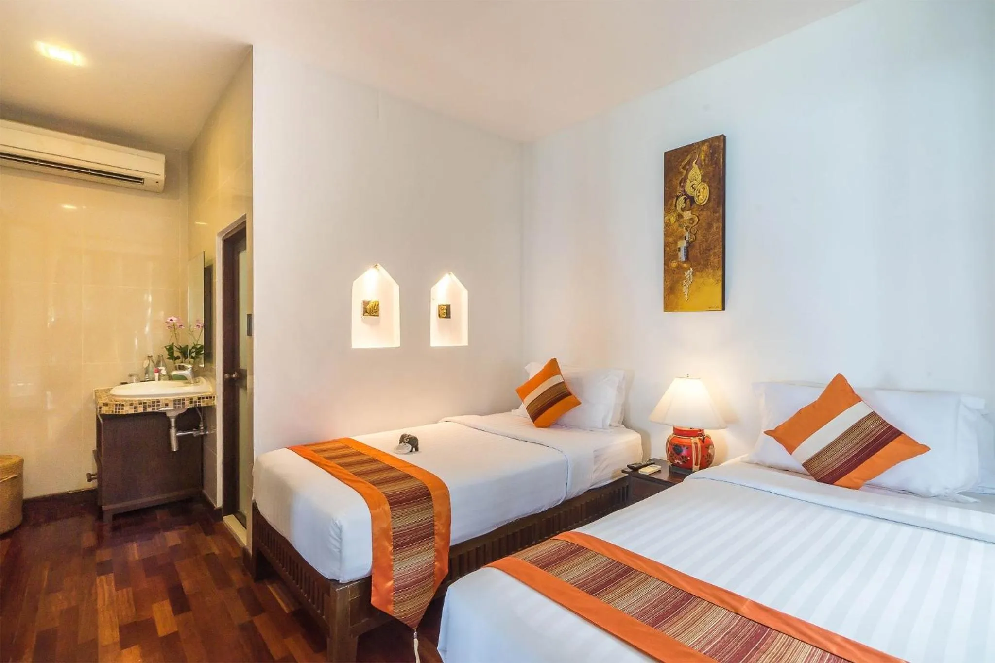 Bed in Samui Paradise Chaweng Beach Resort