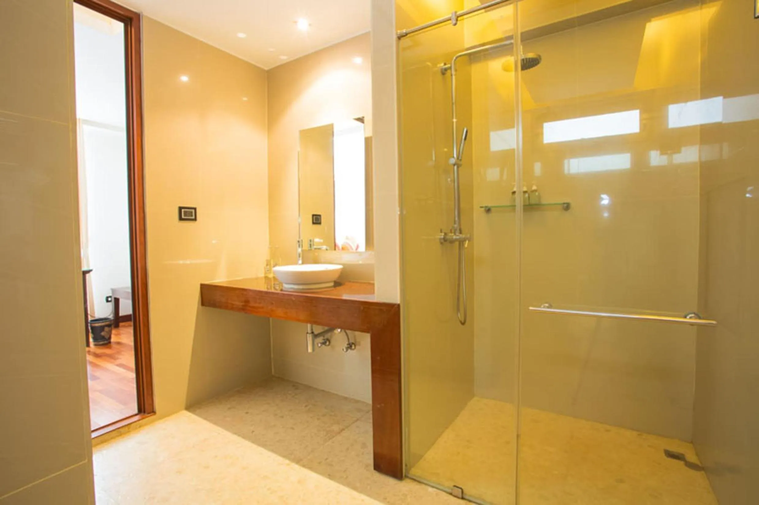 Shower in Samui Paradise Chaweng Beach Resort