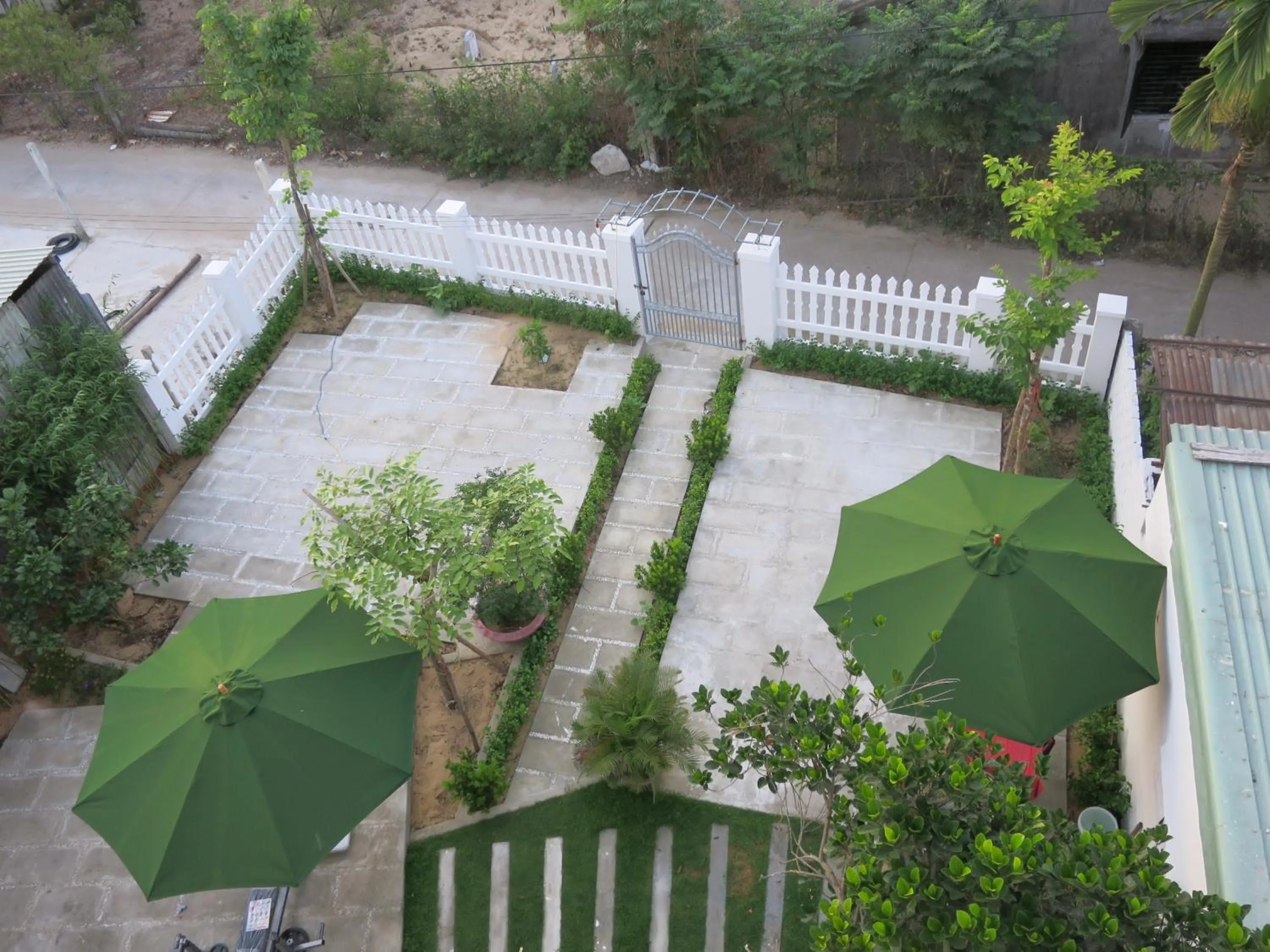 Property building in Flame Flowers Homestay