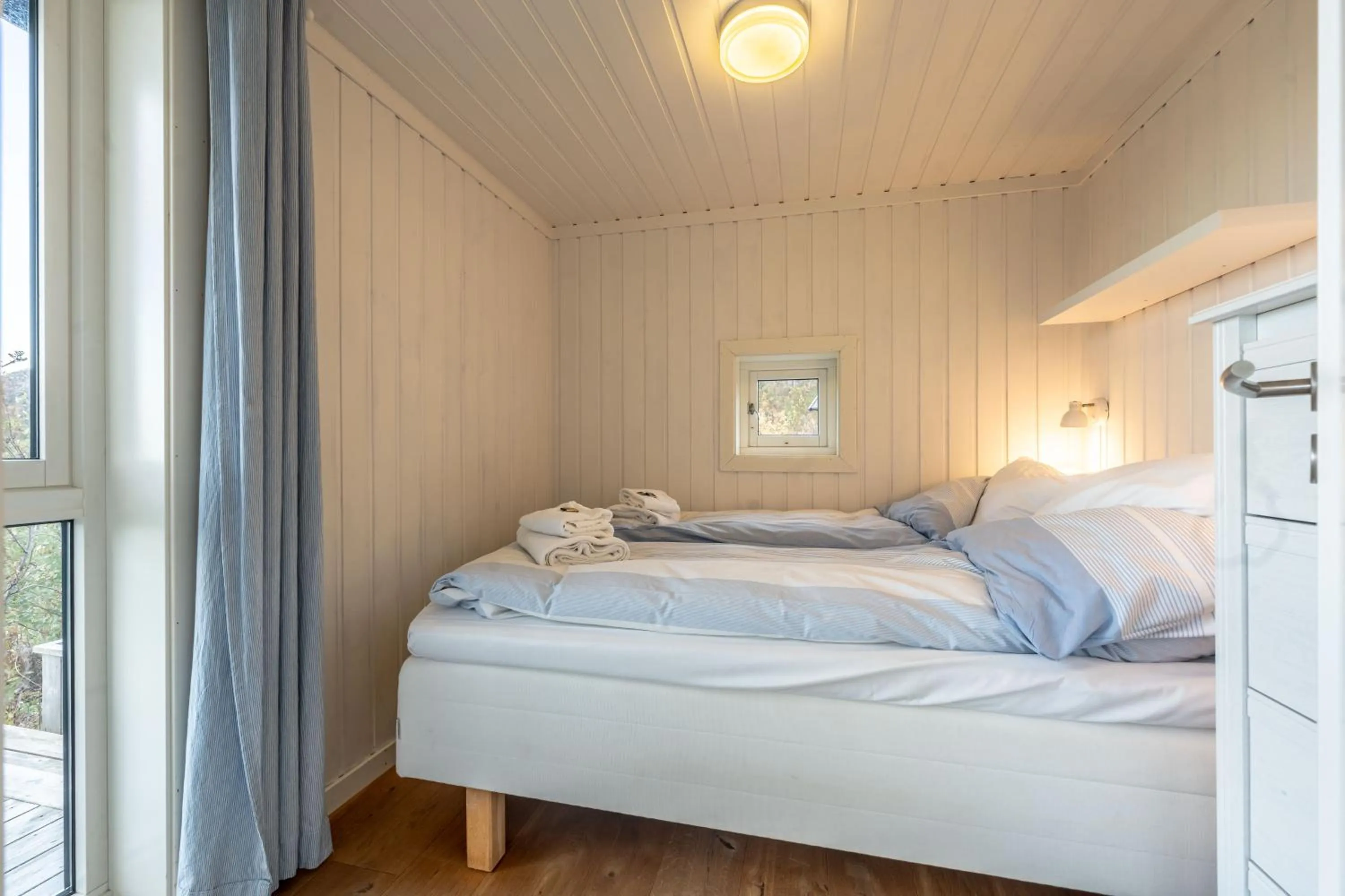 Bedroom, Bed in Lofoten Links Lodges