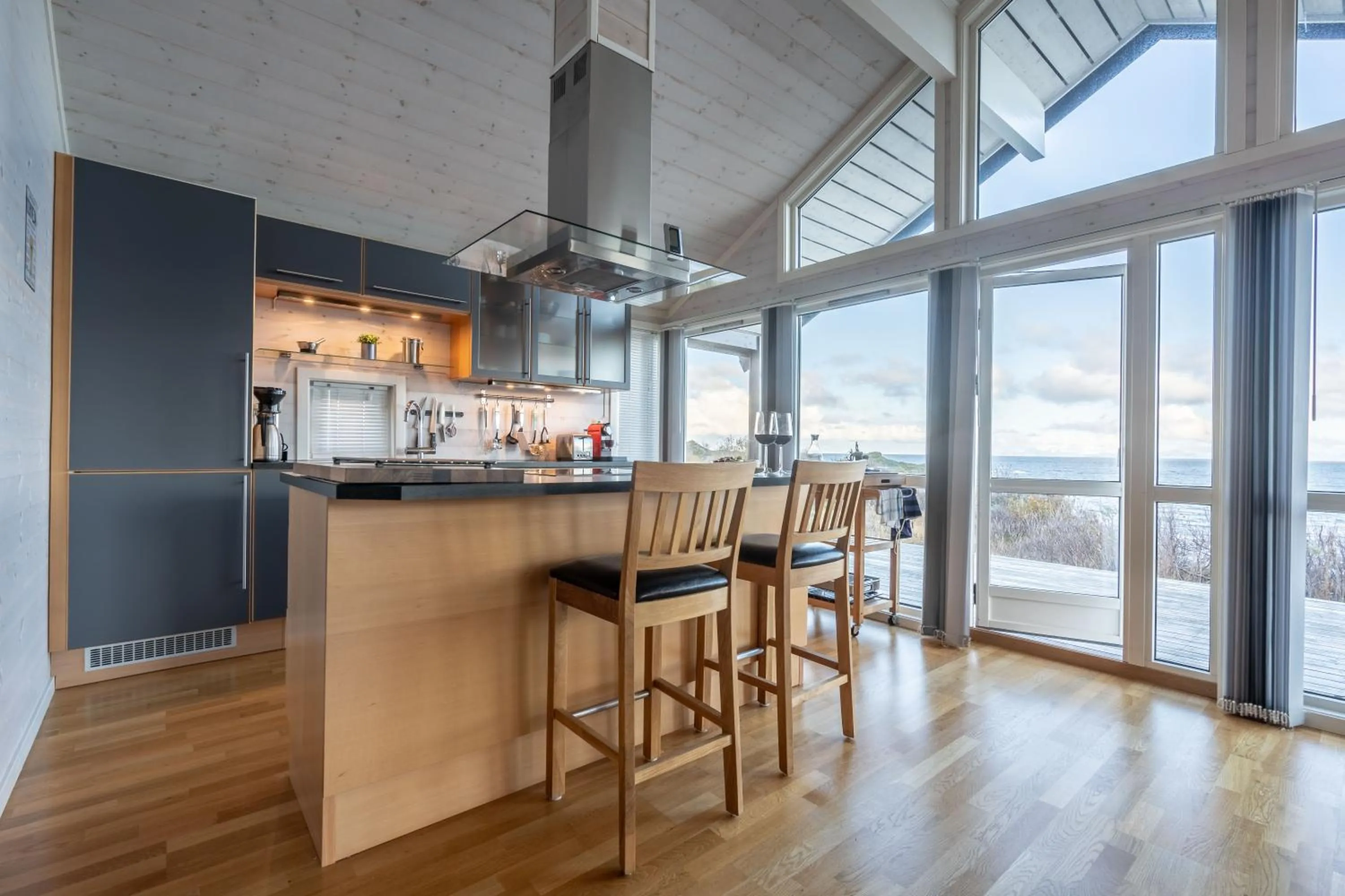 Kitchen or kitchenette in Lofoten Links Lodges