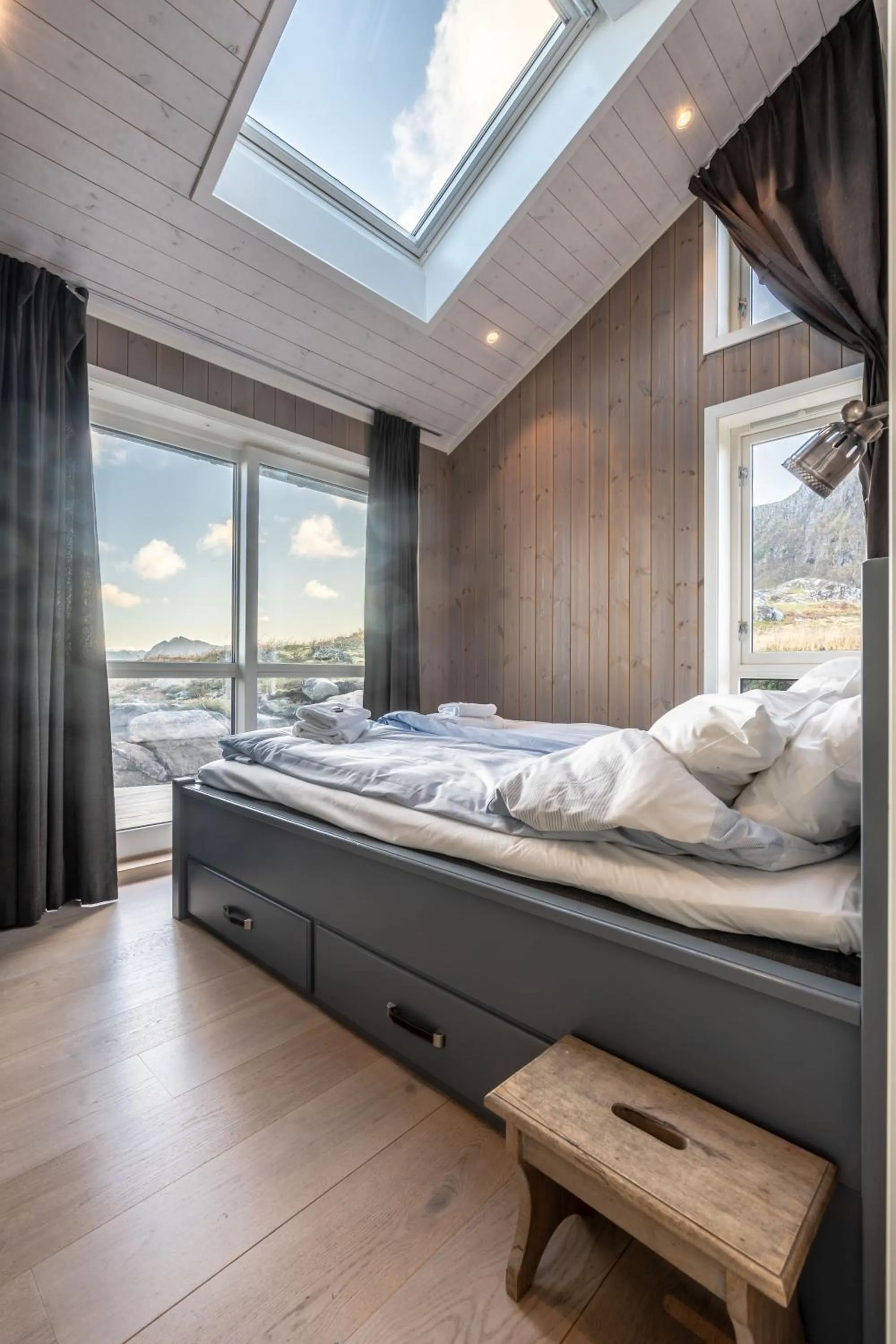 Bedroom, Bed in Lofoten Links Lodges