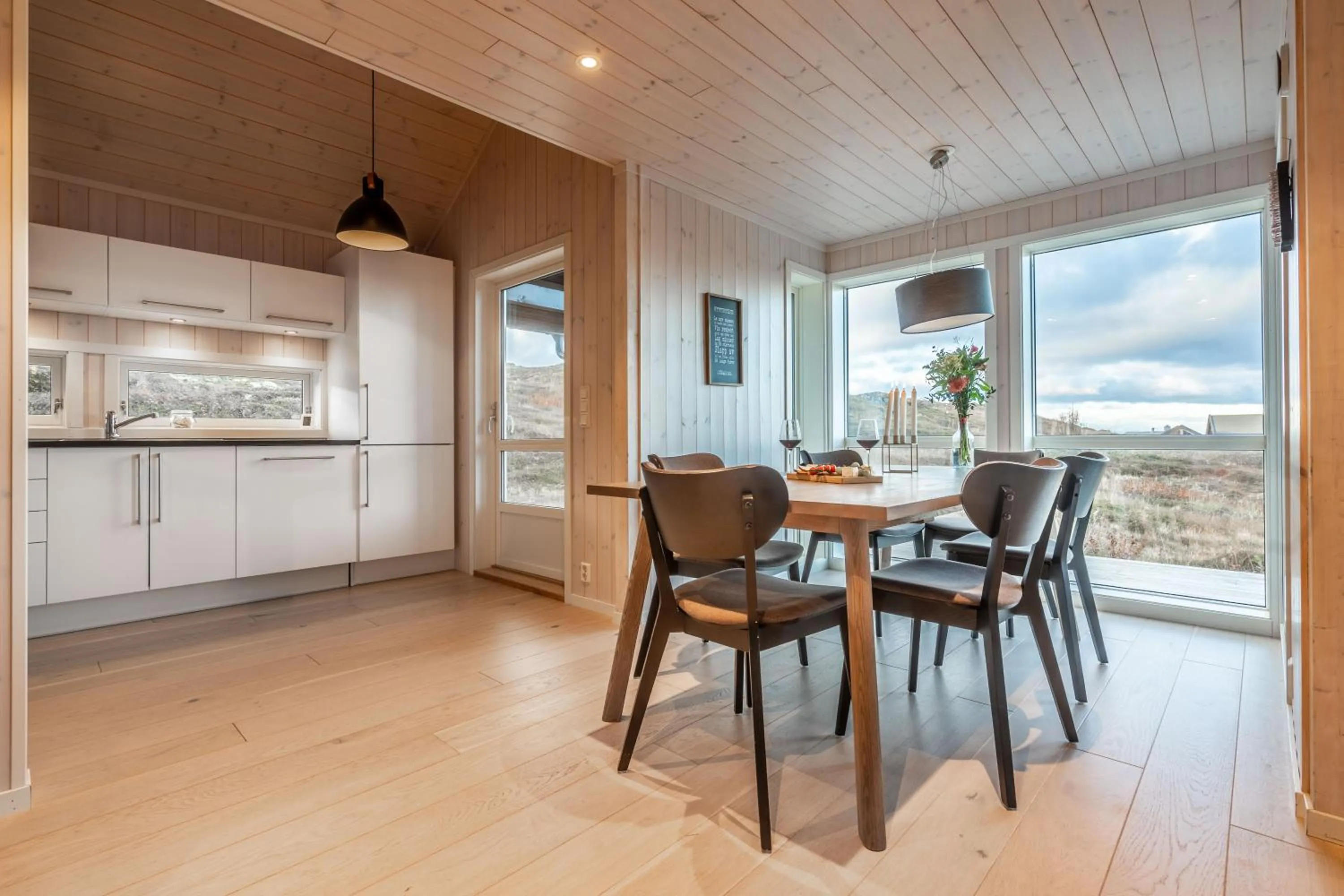 Kitchen or kitchenette in Lofoten Links Lodges