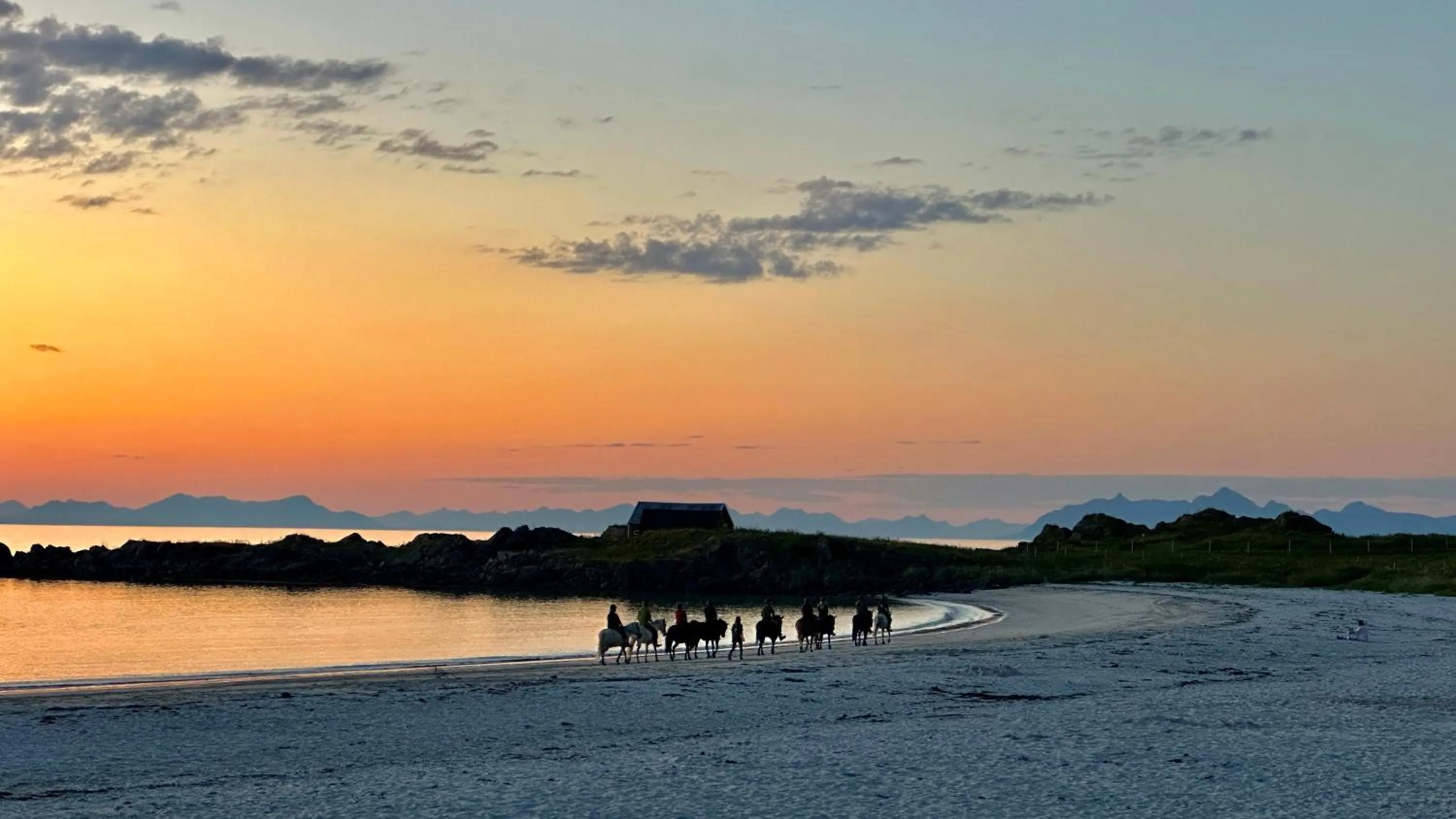 Horse-riding in Lofoten Links Lodges