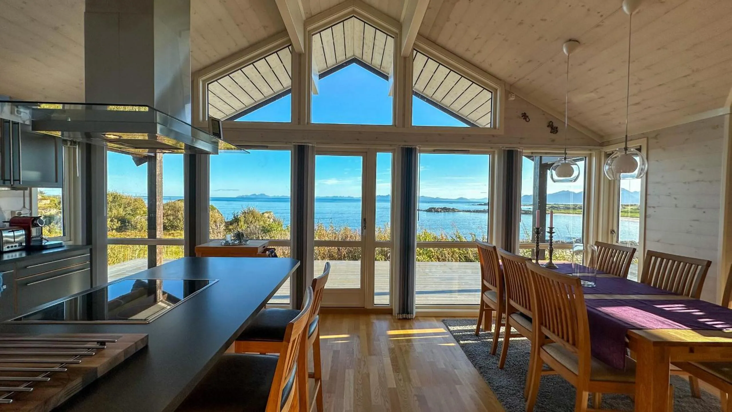 Kitchen or kitchenette in Lofoten Links Lodges
