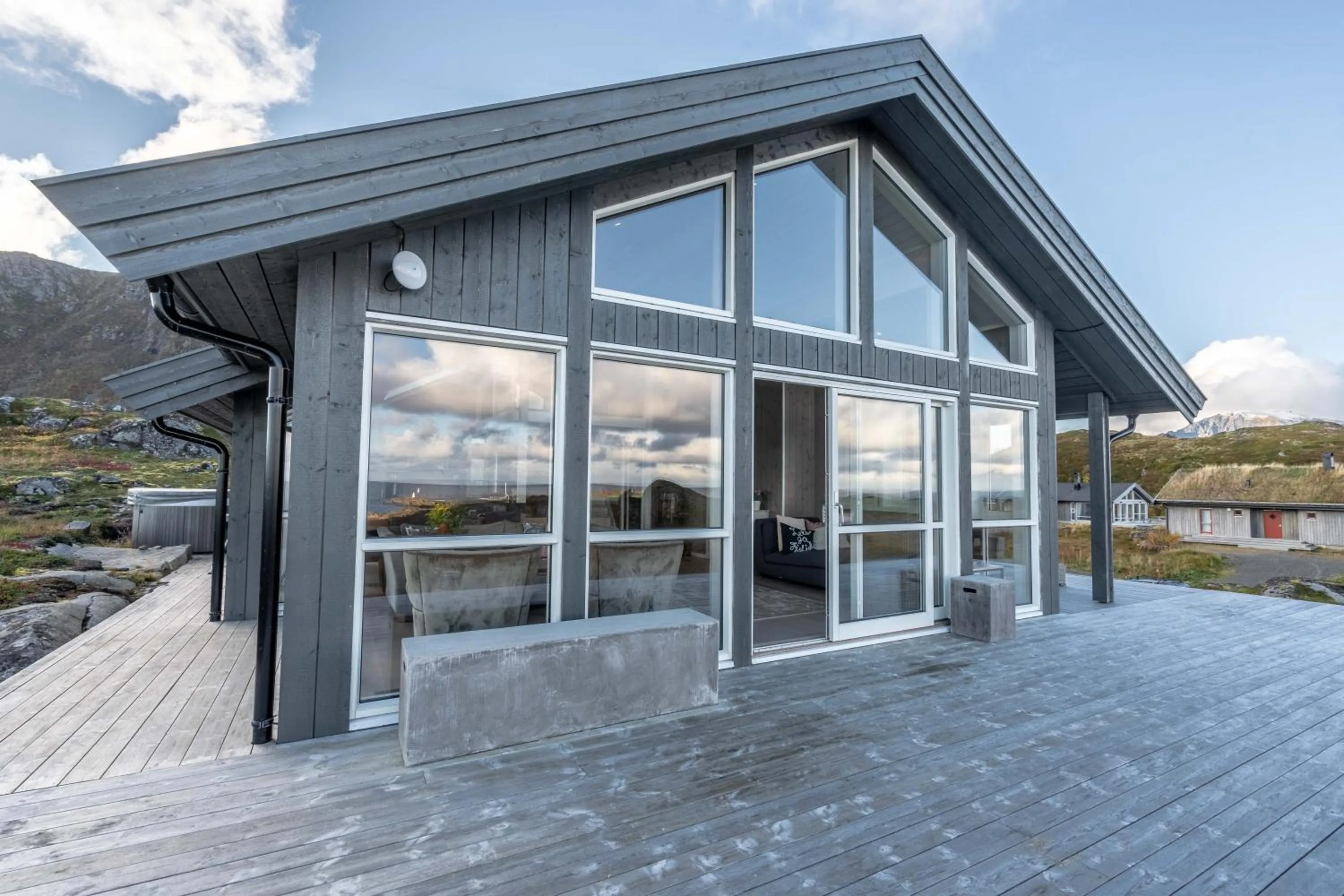 Patio in Lofoten Links Lodges