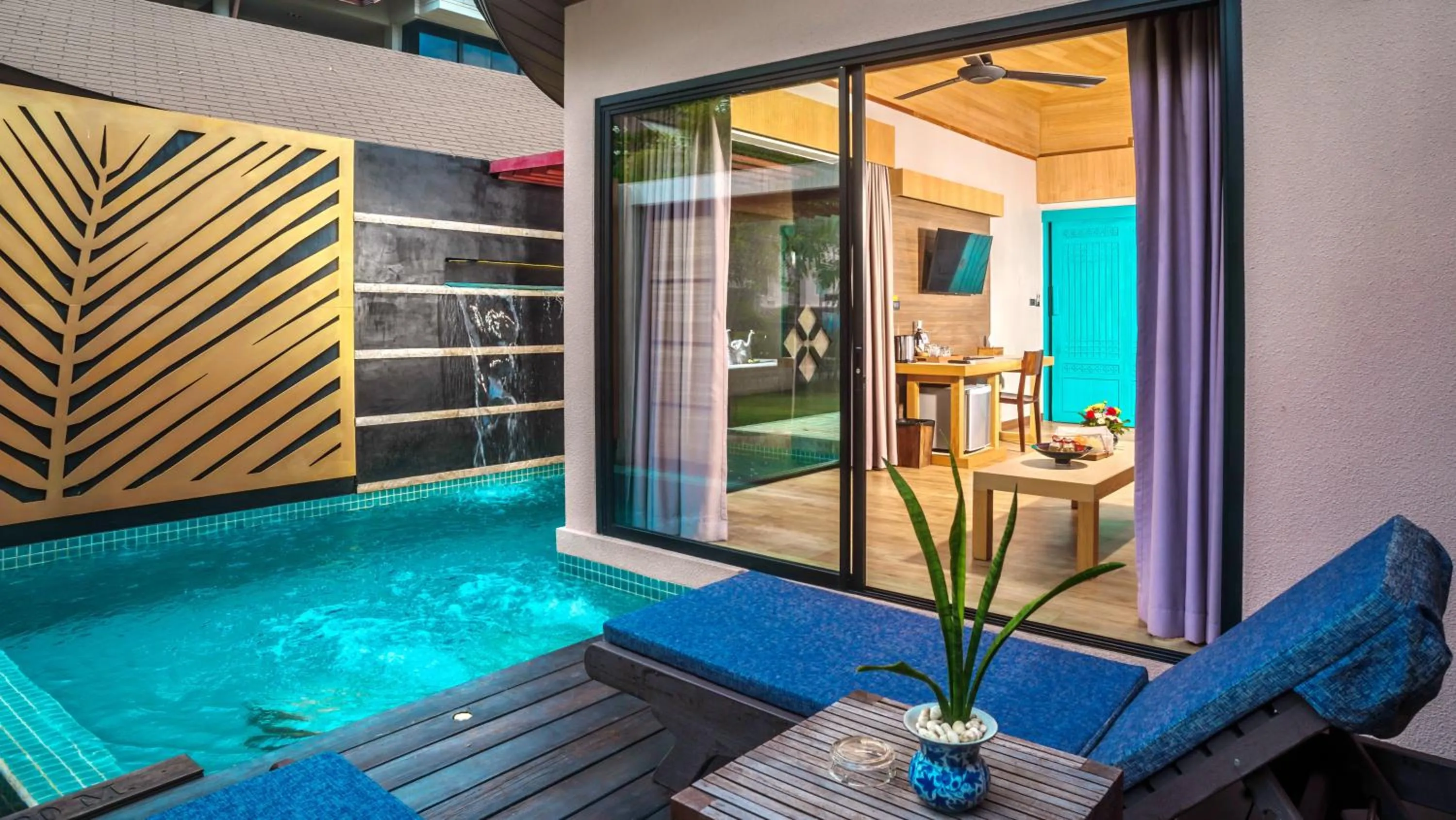 TV and multimedia in Weekender Resort