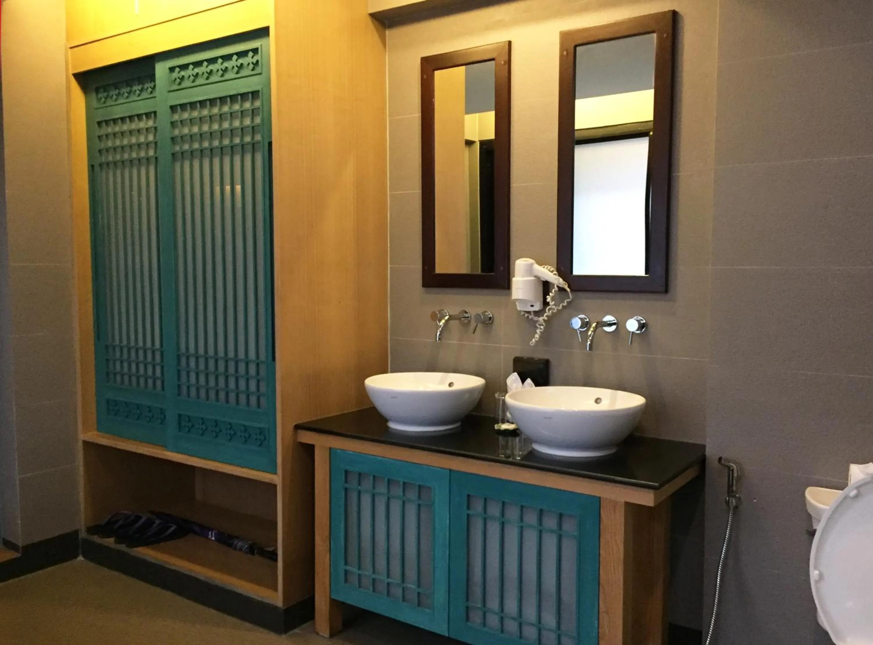 Toilet in Weekender Resort