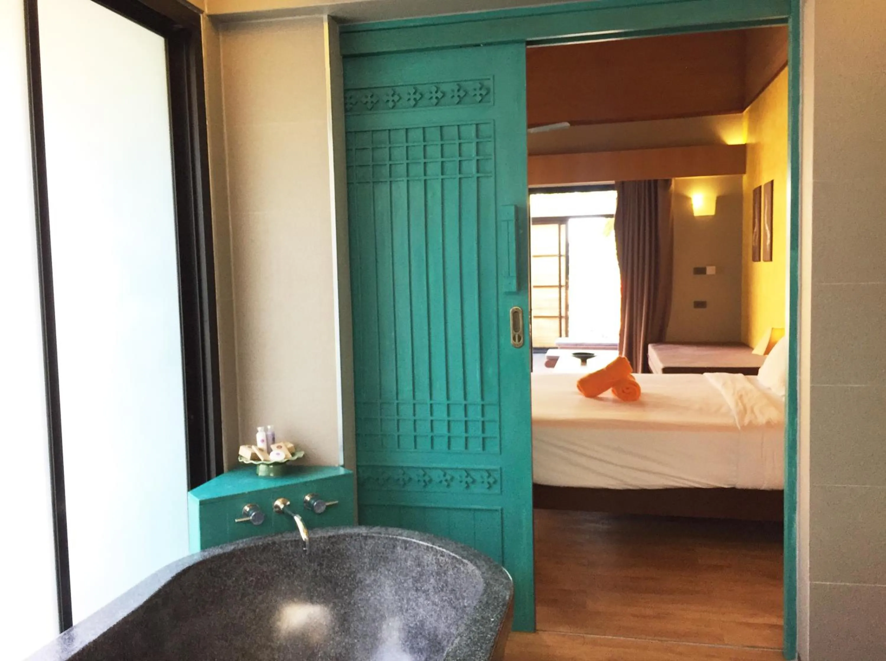 Shower, Bed in Weekender Resort