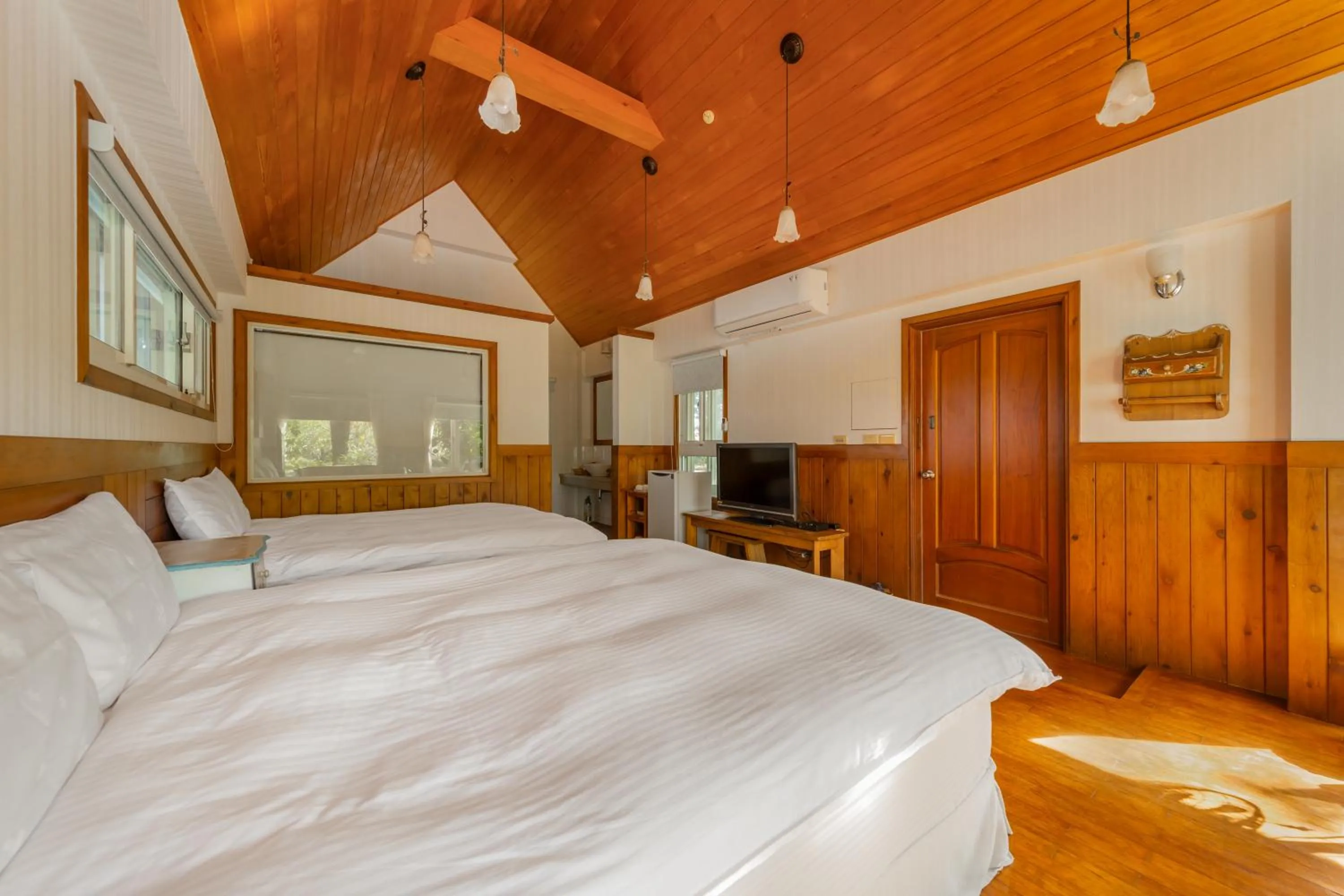 Photo of the whole room, Bed in Green Forest Villa