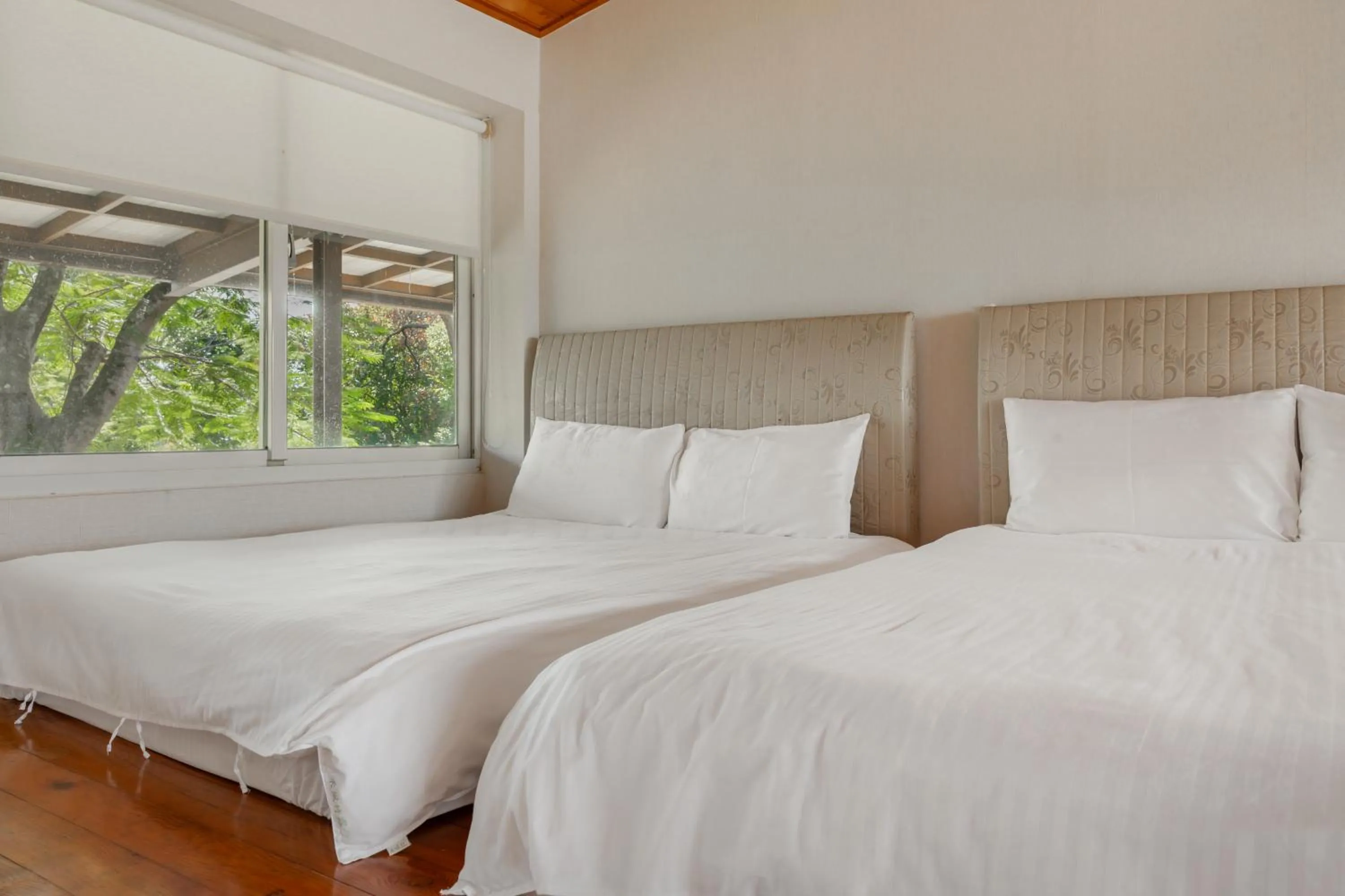 Photo of the whole room, Bed in Green Forest Villa
